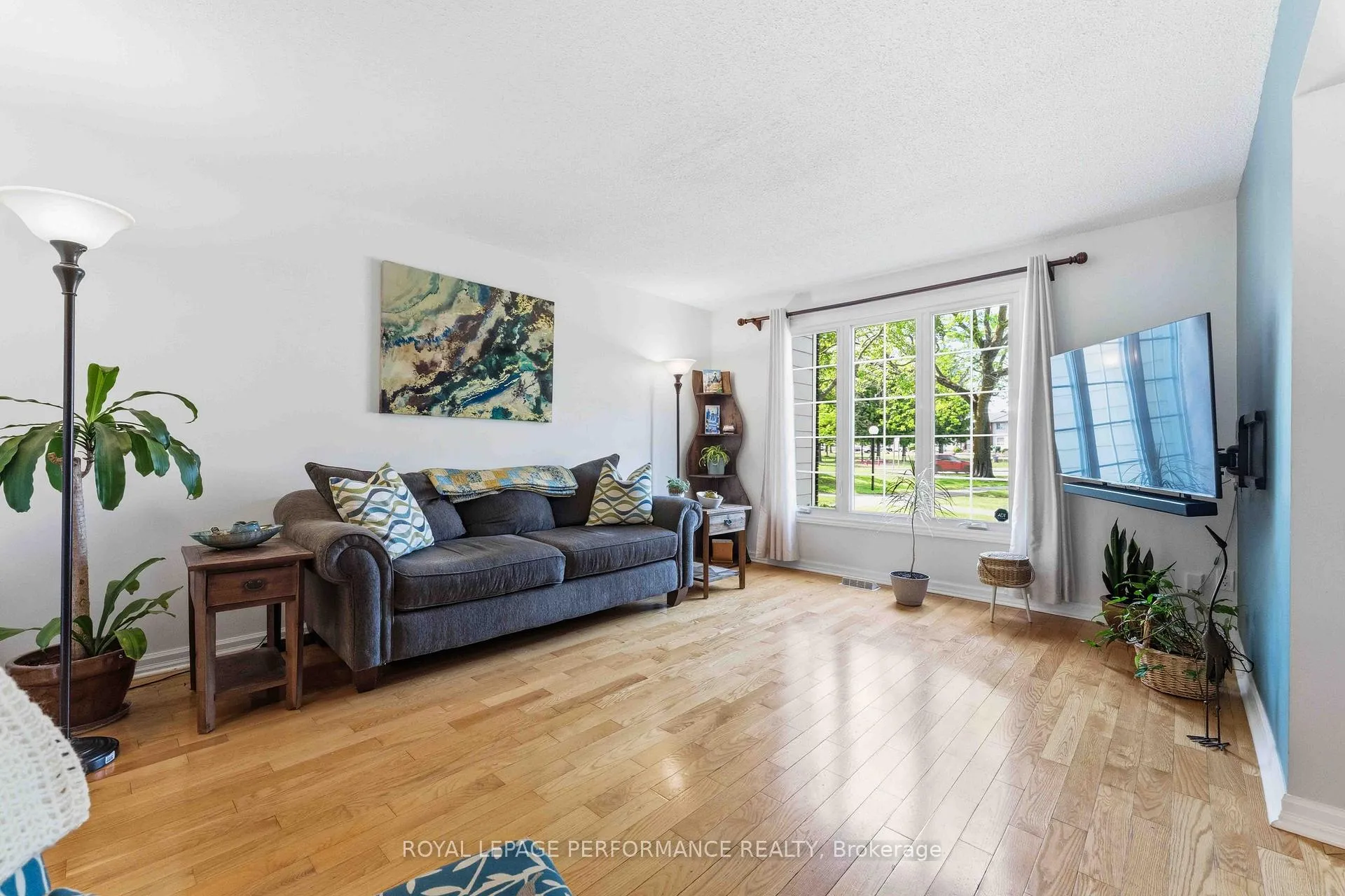 Photo 7 of Unit 5, 2051 Jasmine Crescent, Ottawa, Beacon Hill South — HOMEH