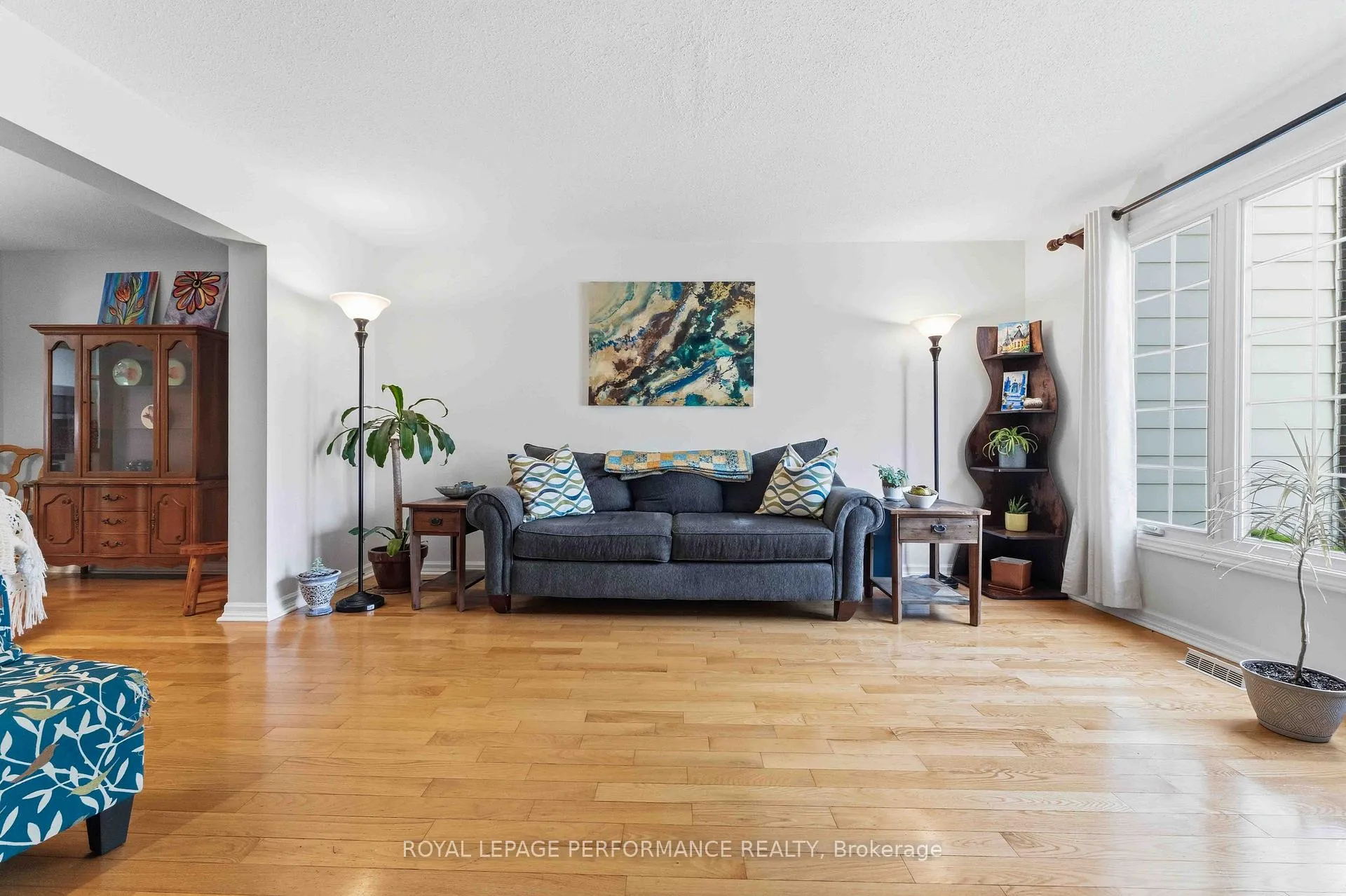 Photo 8 of Unit 5, 2051 Jasmine Crescent, Ottawa, Beacon Hill South — HOMEH