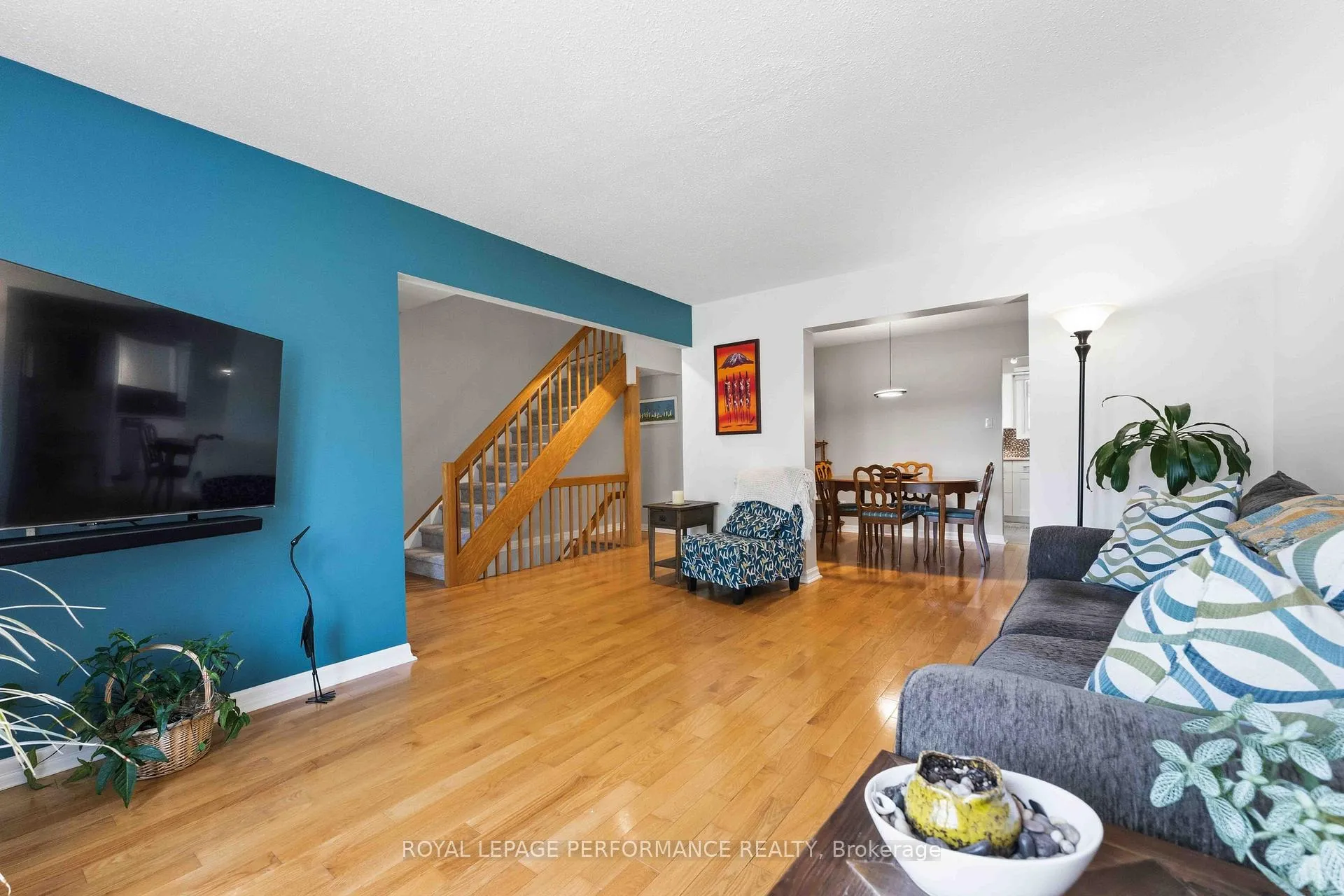 Photo 10 of Unit 5, 2051 Jasmine Crescent, Ottawa, Beacon Hill South — HOMEH