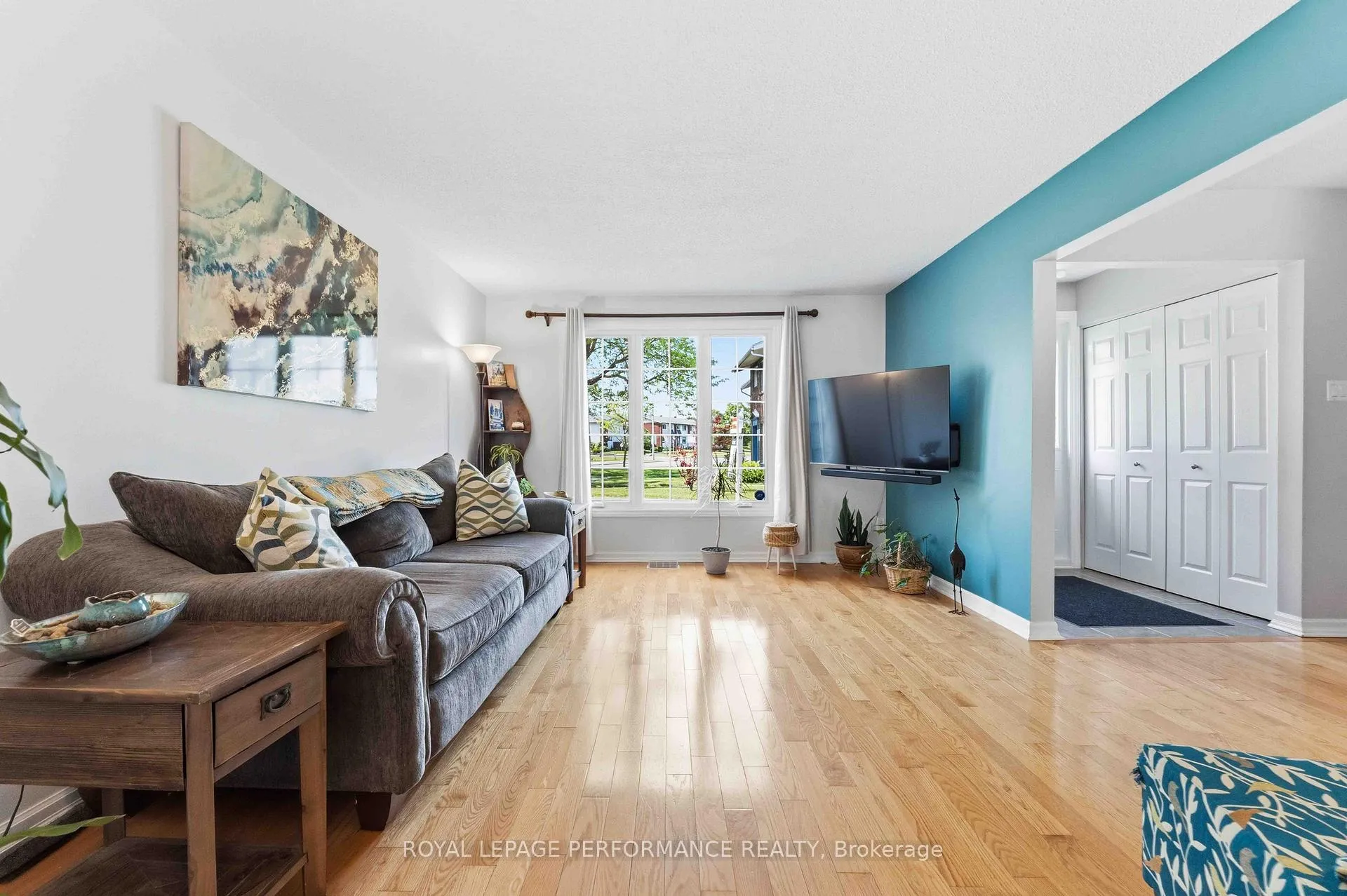 Photo 11 of Unit 5, 2051 Jasmine Crescent, Ottawa, Beacon Hill South — HOMEH