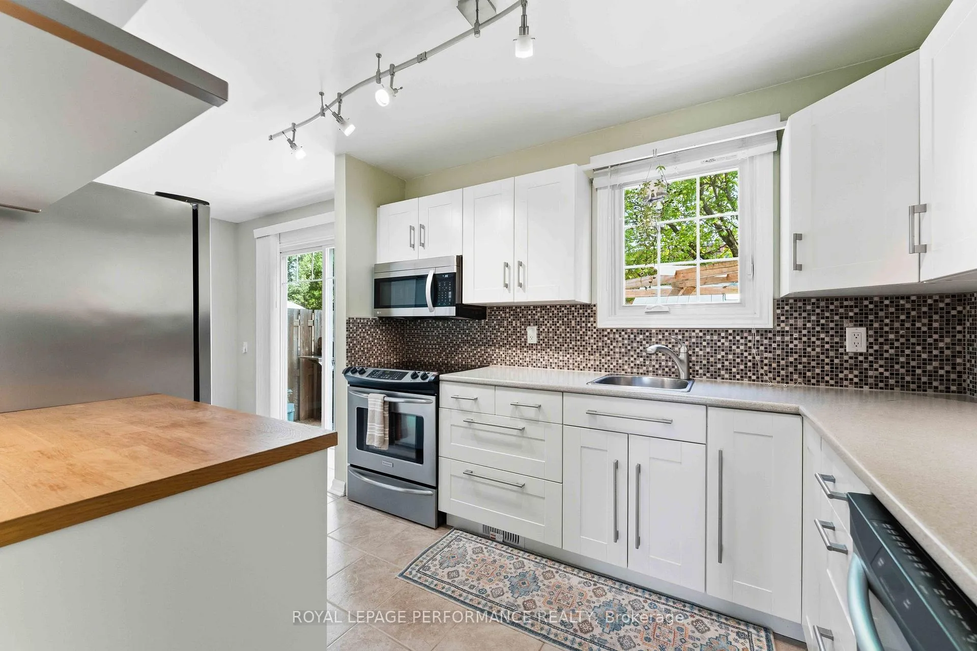 Photo 16 of Unit 5, 2051 Jasmine Crescent, Ottawa, Beacon Hill South — HOMEH