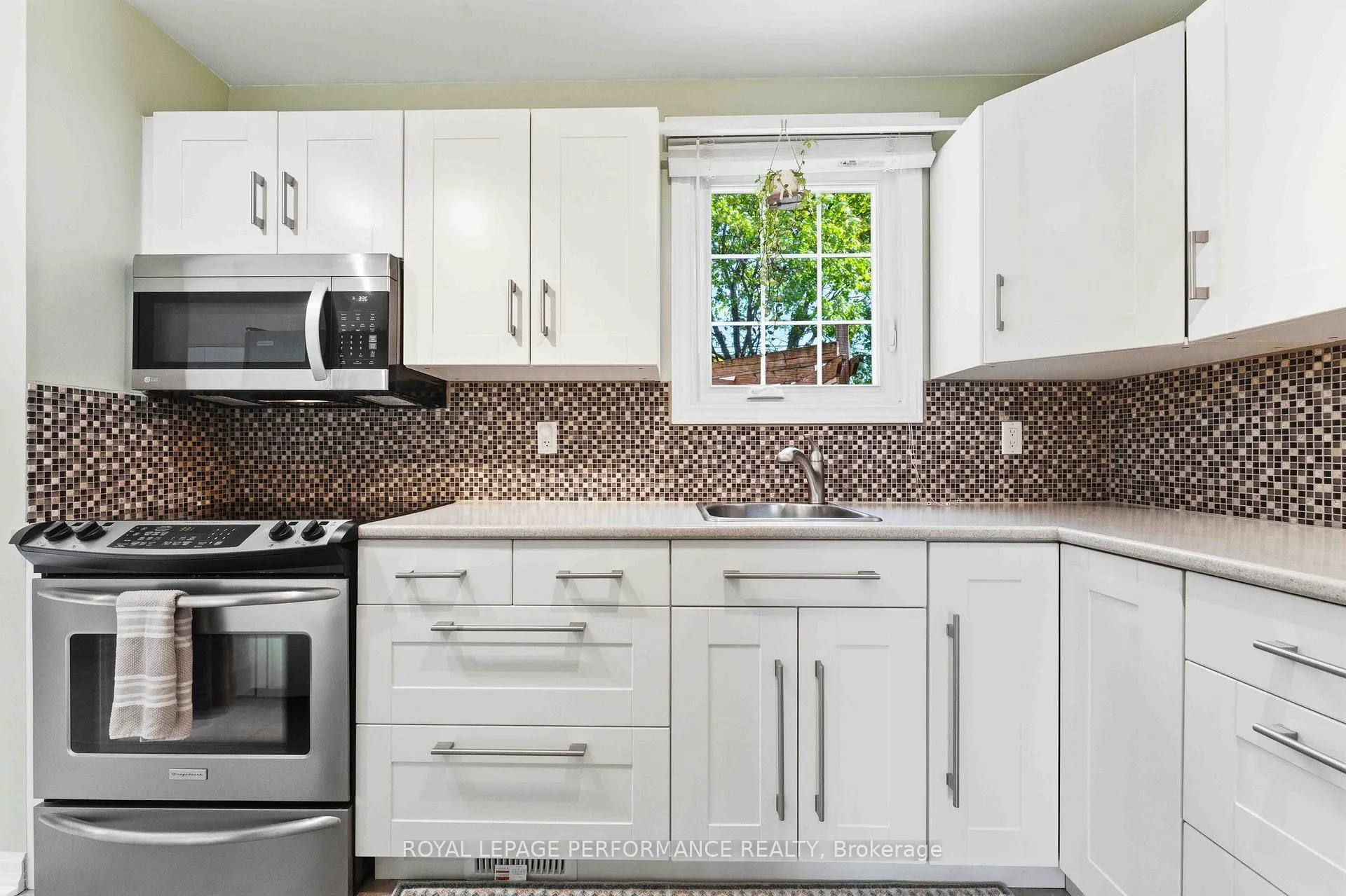 Photo 17 of Unit 5, 2051 Jasmine Crescent, Ottawa, Beacon Hill South — HOMEH