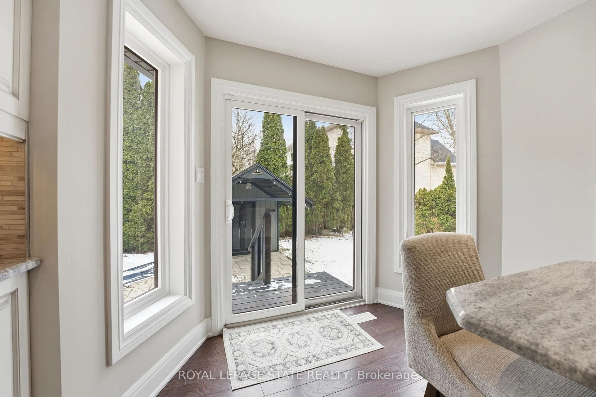 Photo 16 of 28 Deerview Avenue, Hamilton, Ancaster — HOMEH