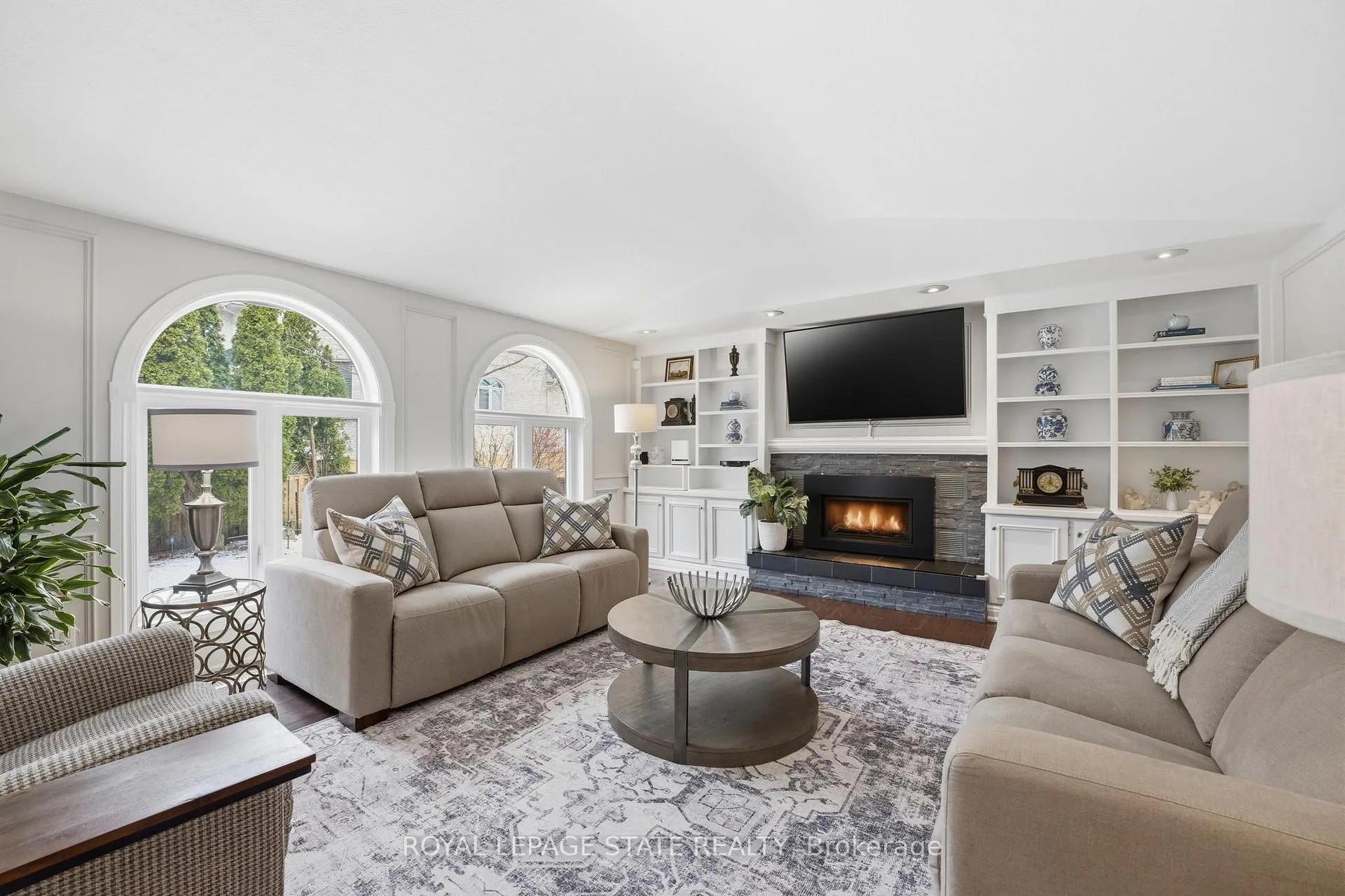 Photo 17 of 28 Deerview Avenue, Hamilton, Ancaster — HOMEH