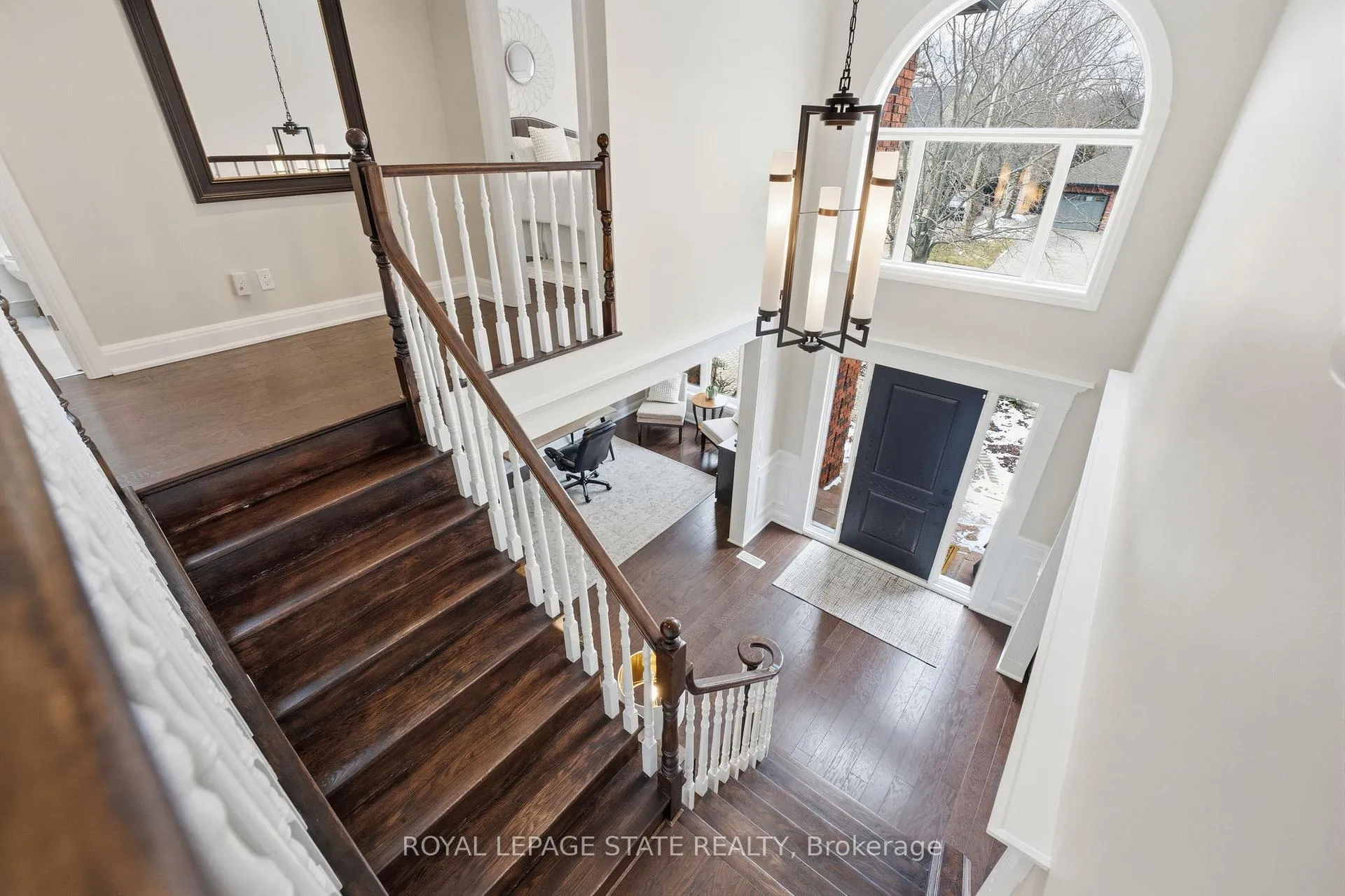 Photo 25 of 28 Deerview Avenue, Hamilton, Ancaster — HOMEH
