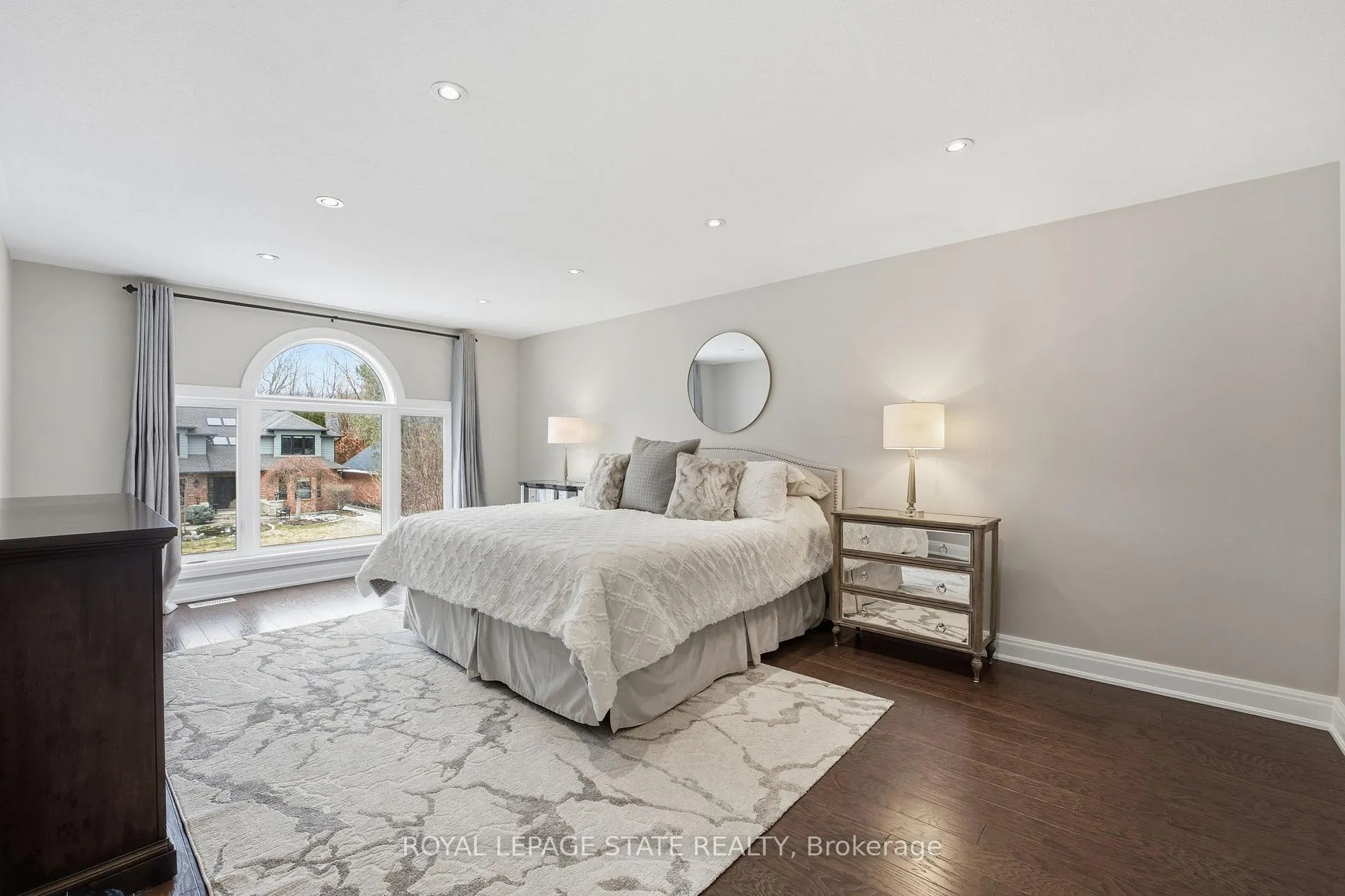 Photo 26 of 28 Deerview Avenue, Hamilton, Ancaster — HOMEH