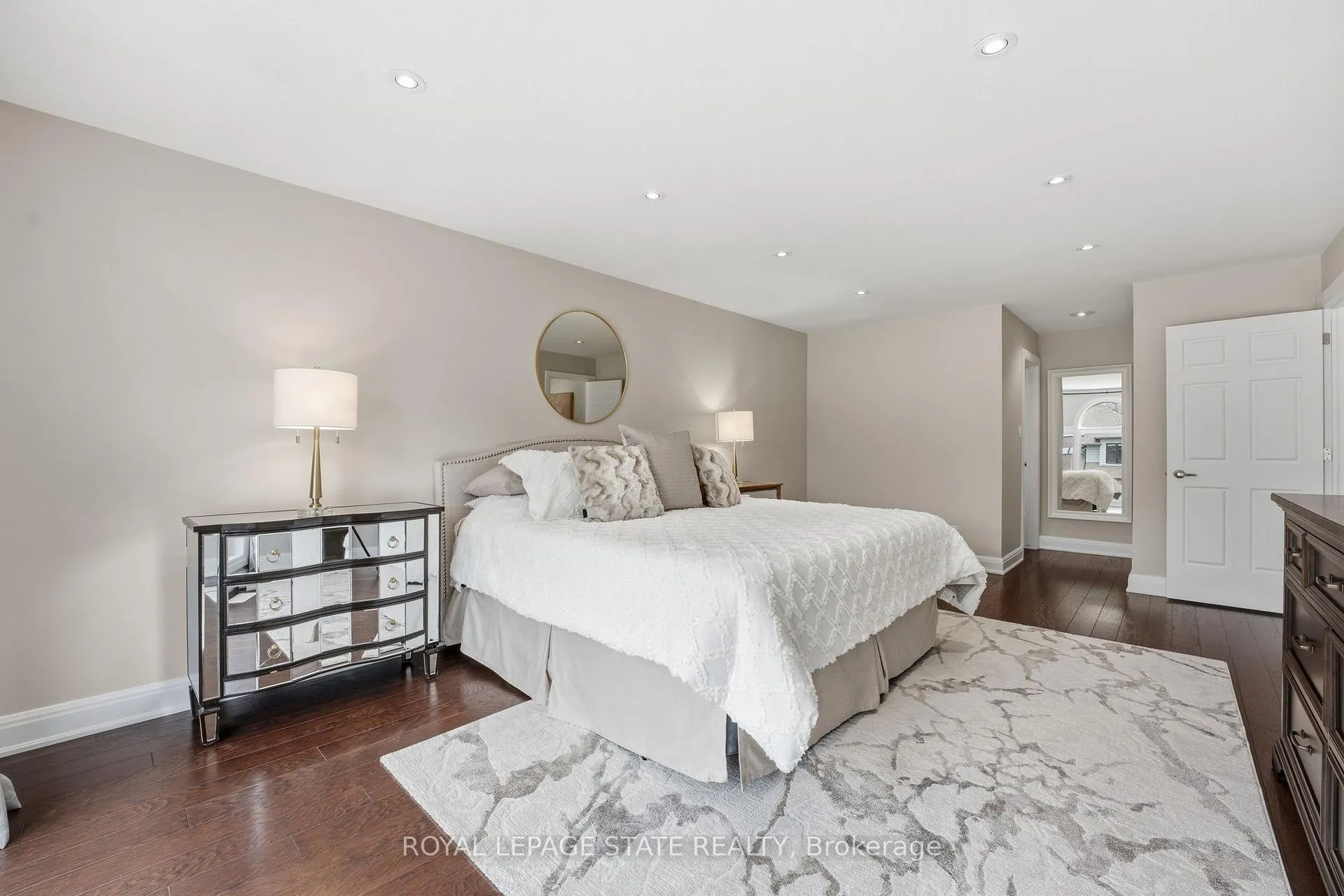 Photo 27 of 28 Deerview Avenue, Hamilton, Ancaster — HOMEH
