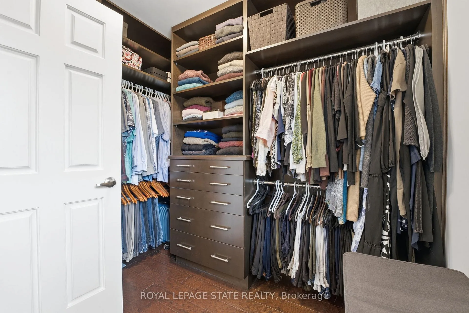 Photo 31 of 28 Deerview Avenue, Hamilton, Ancaster — HOMEH
