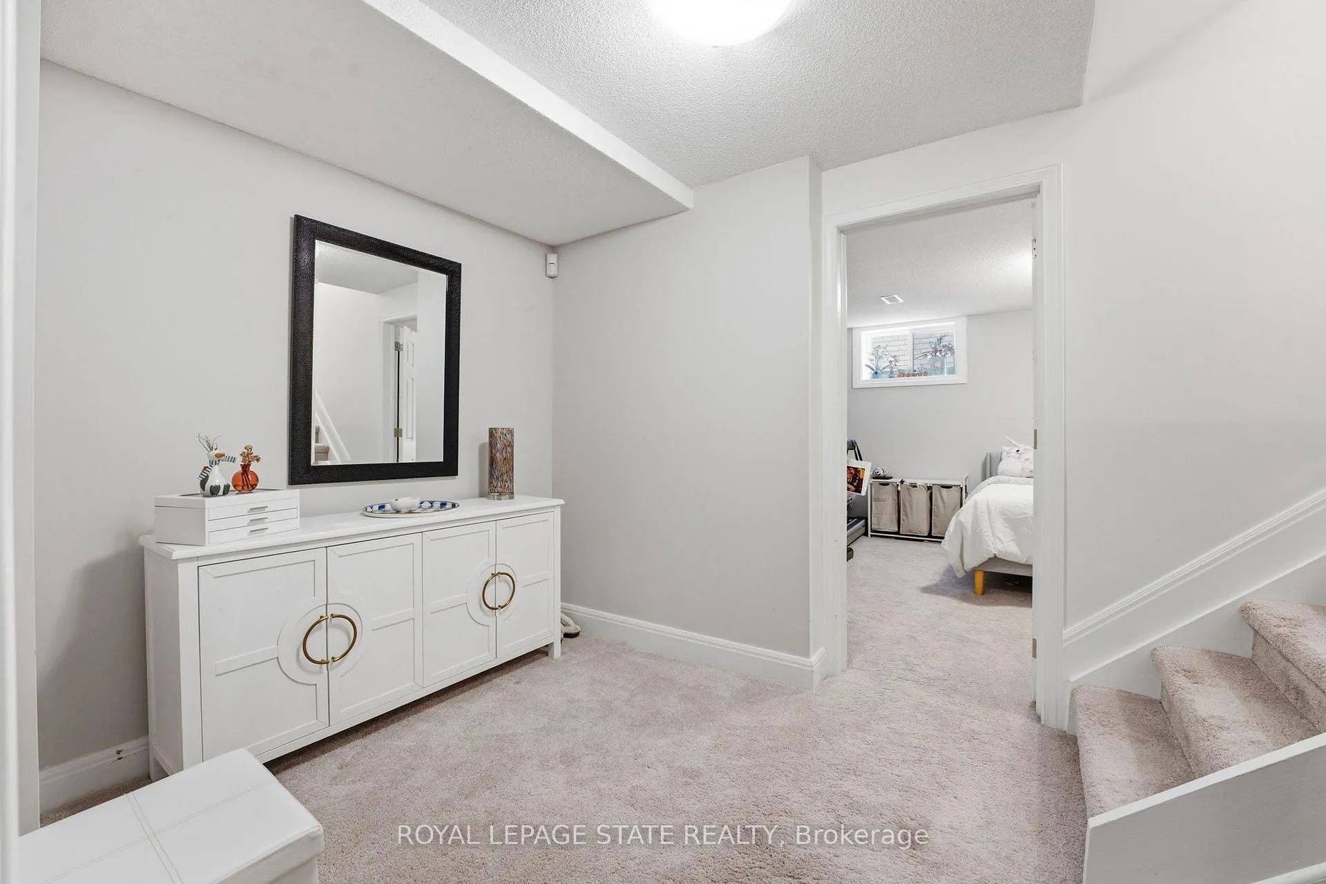 Photo 35 of 28 Deerview Avenue, Hamilton, Ancaster — HOMEH