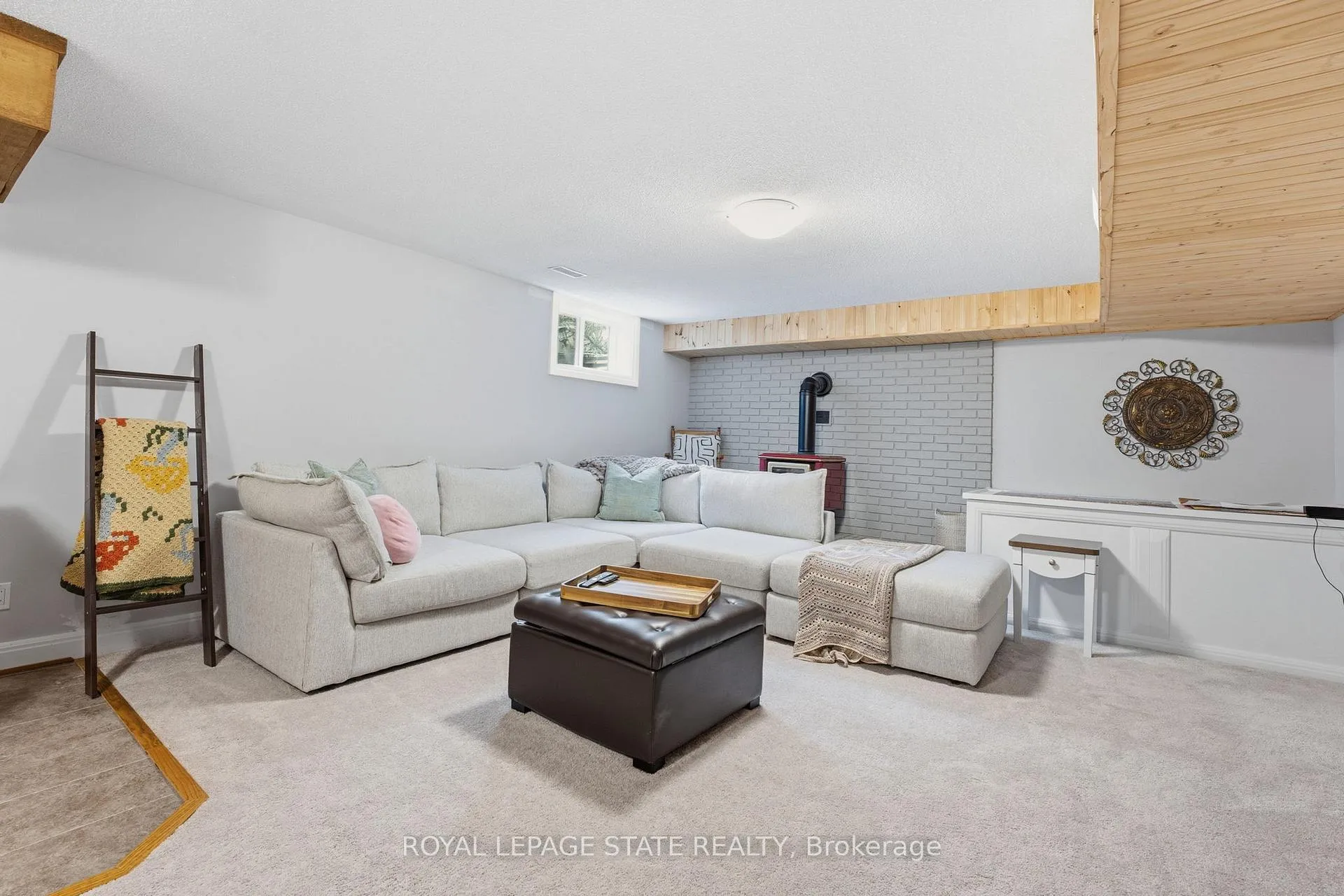 Photo 37 of 28 Deerview Avenue, Hamilton, Ancaster — HOMEH