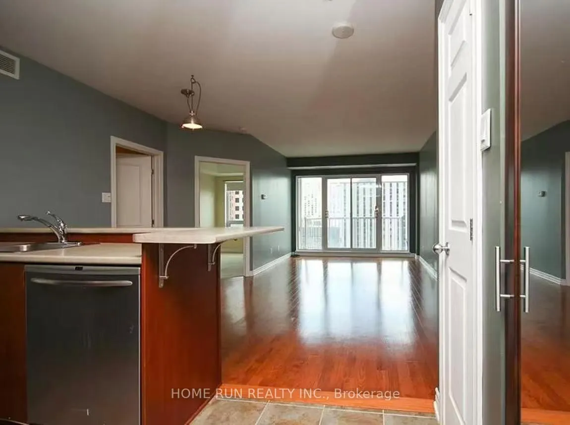 Photo 6 of Unit 1107, 200 Rideau Street, Ottawa, Sandy Hill — HOMEH