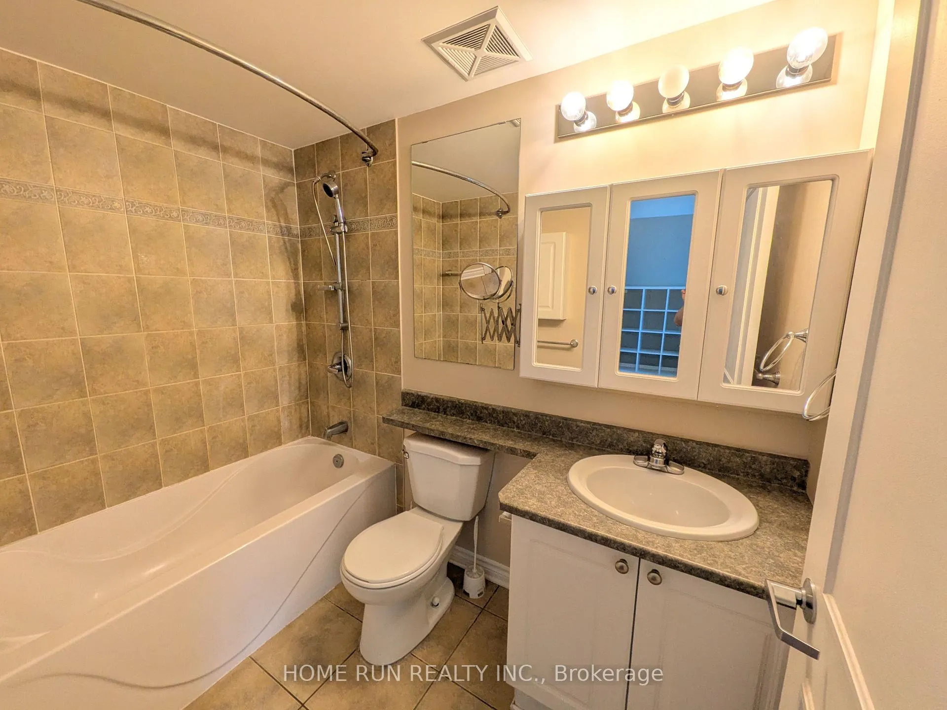 Photo 16 of Unit 1107, 200 Rideau Street, Ottawa, Sandy Hill — HOMEH
