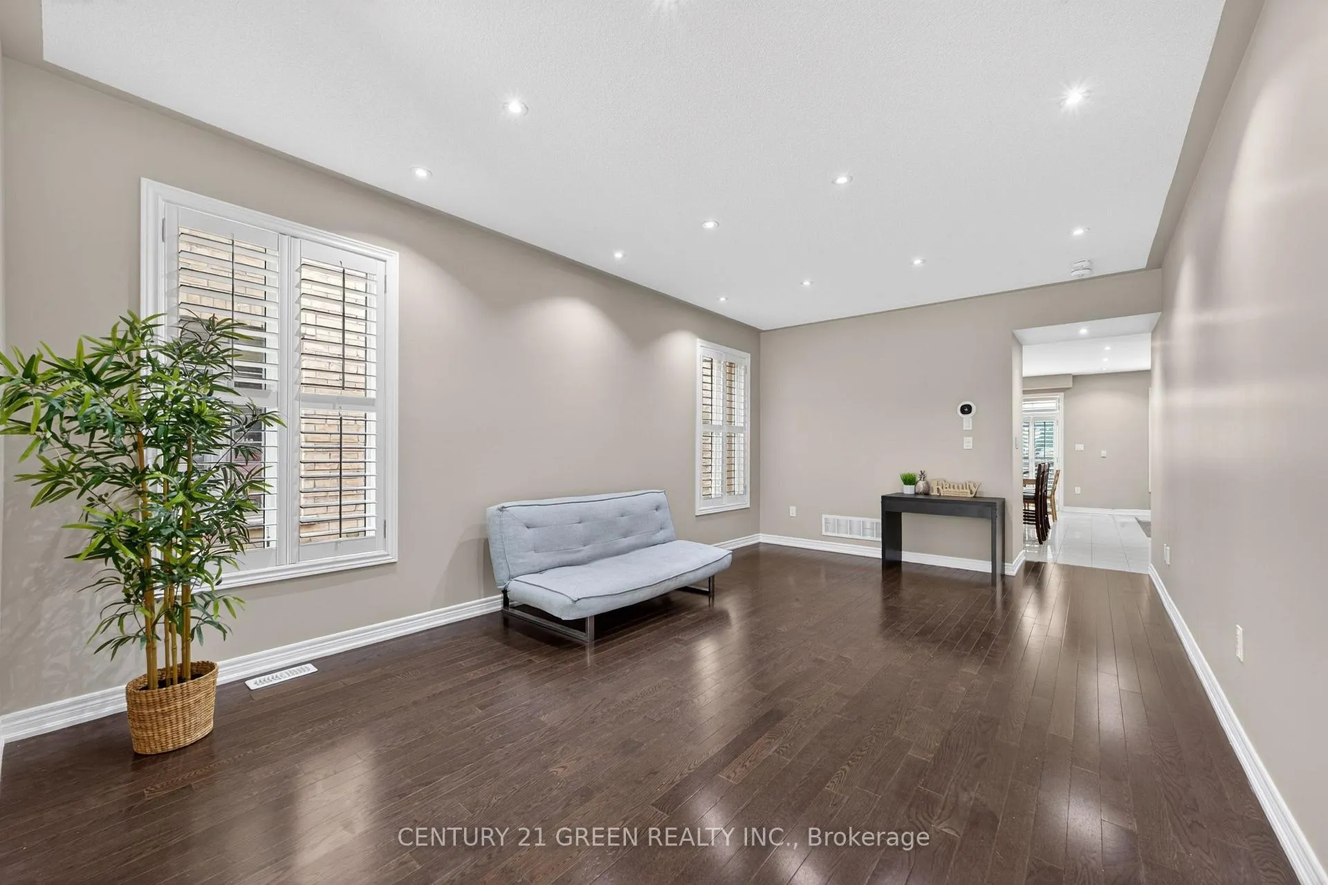 Photo 8 of 50 Bellcrest Road, Brampton, Credit Valley — HOMEH