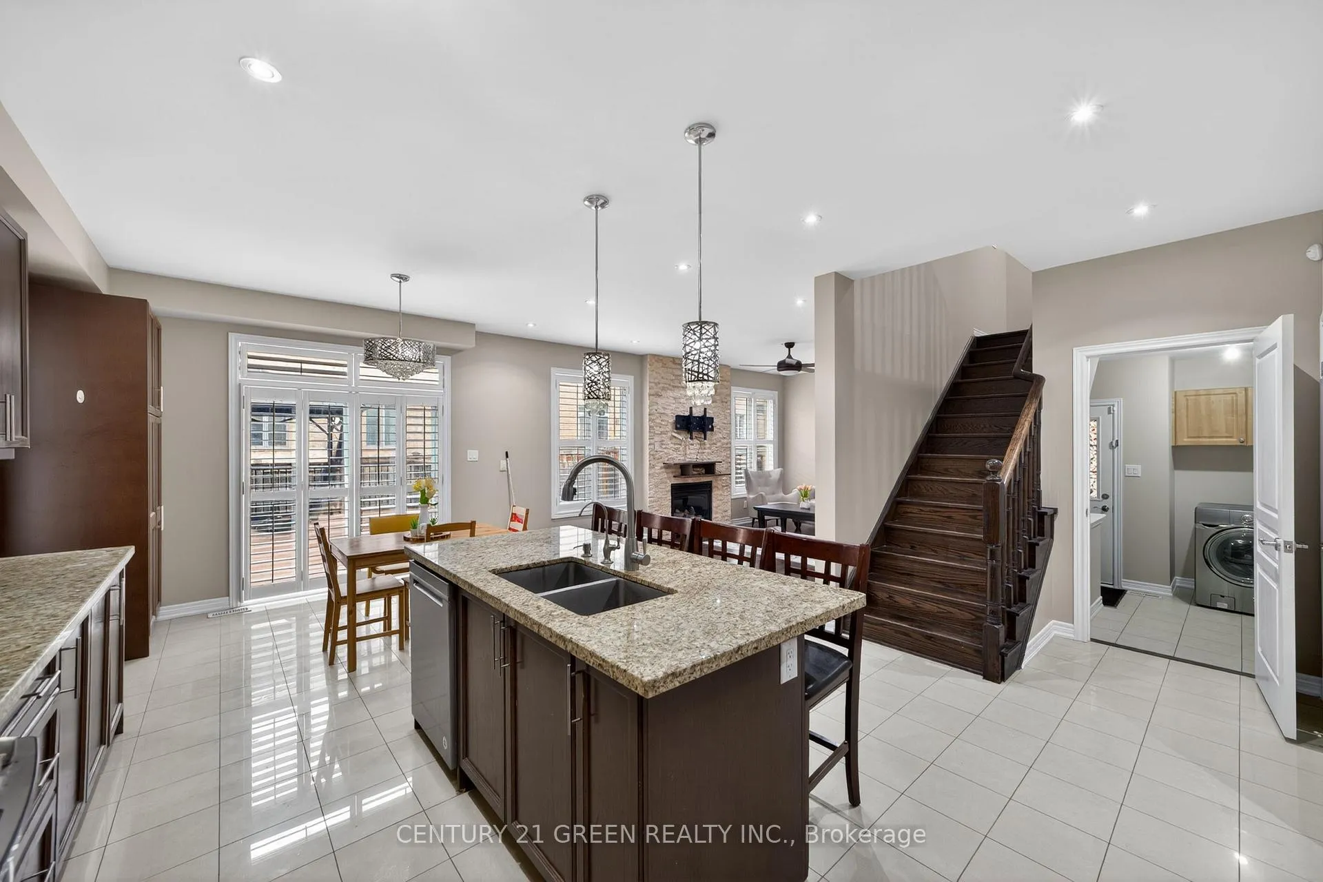 Photo 13 of 50 Bellcrest Road, Brampton, Credit Valley — HOMEH
