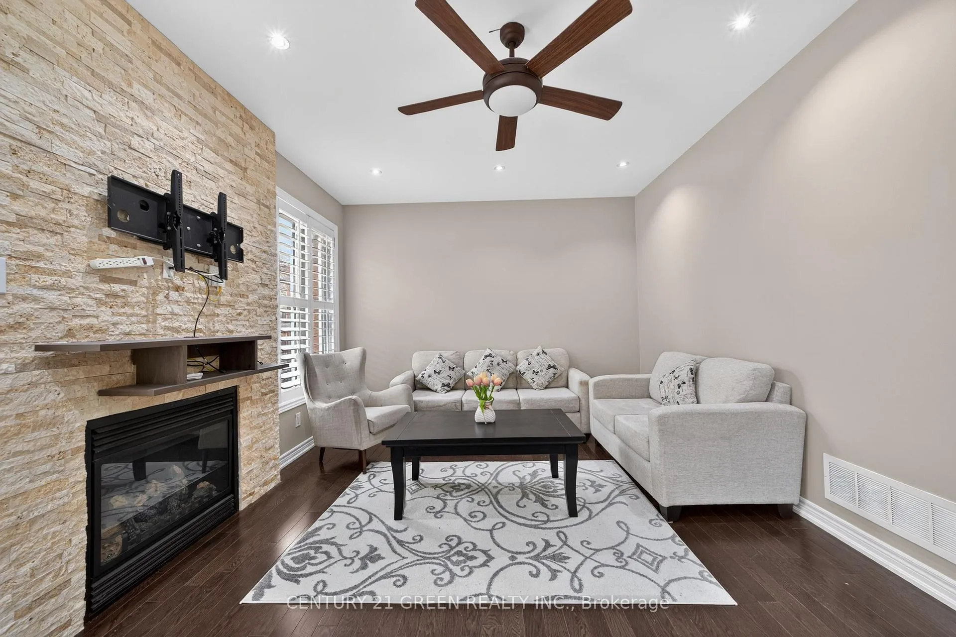 Photo 15 of 50 Bellcrest Road, Brampton, Credit Valley — HOMEH