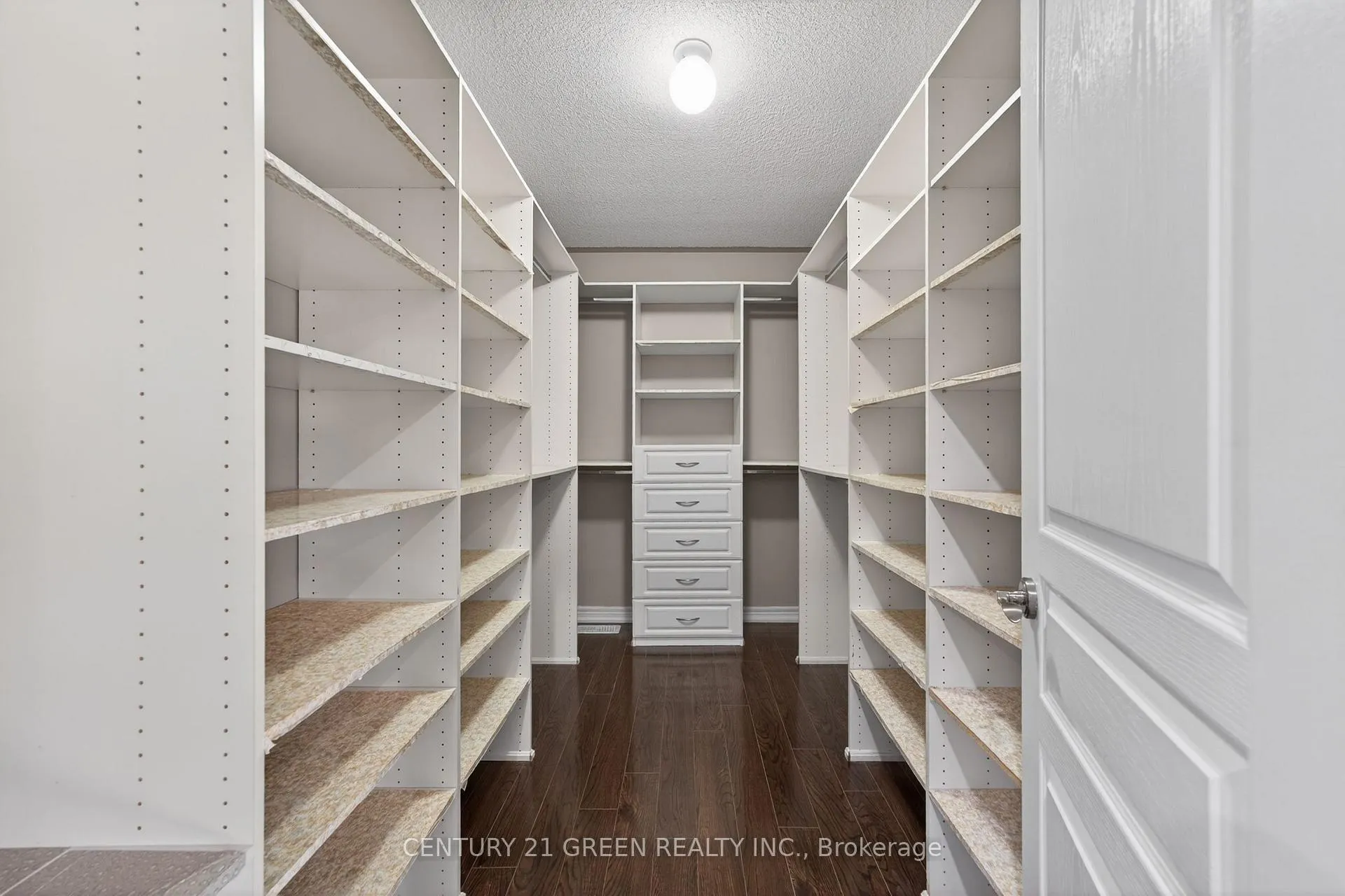 Photo 24 of 50 Bellcrest Road, Brampton, Credit Valley — HOMEH