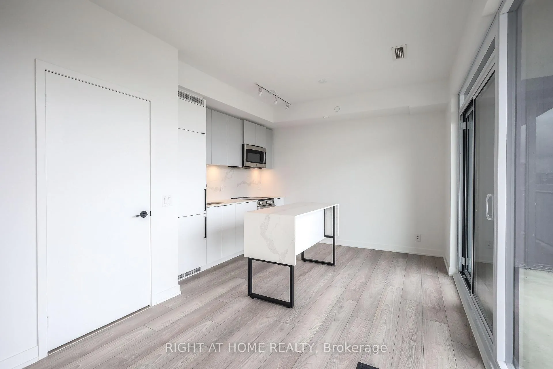 Photo 7 of Unit 1608, 285 Dufferin Street, Toronto, South Parkdale — HOMEH