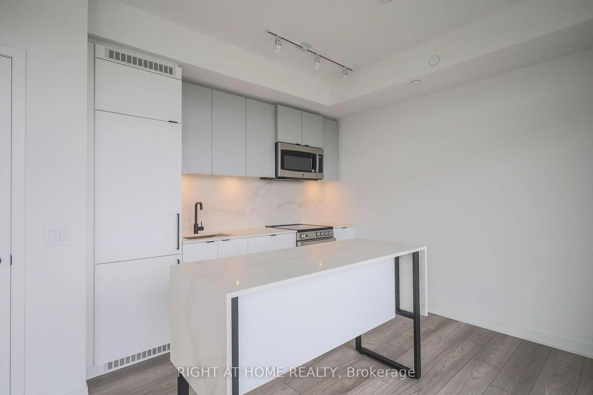 Photo 10 of Unit 1608, 285 Dufferin Street, Toronto, South Parkdale — HOMEH
