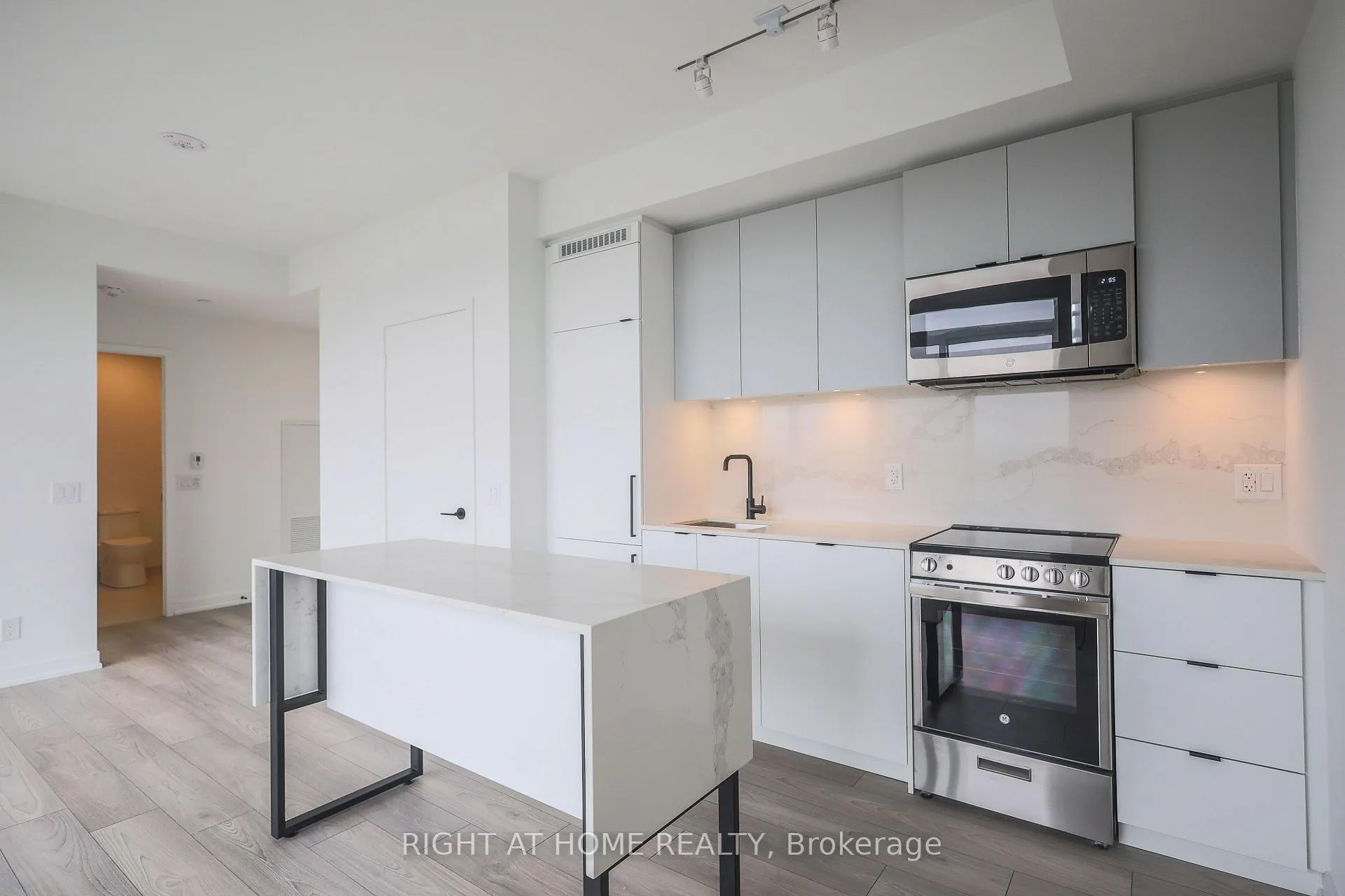 Photo 11 of Unit 1608, 285 Dufferin Street, Toronto, South Parkdale — HOMEH