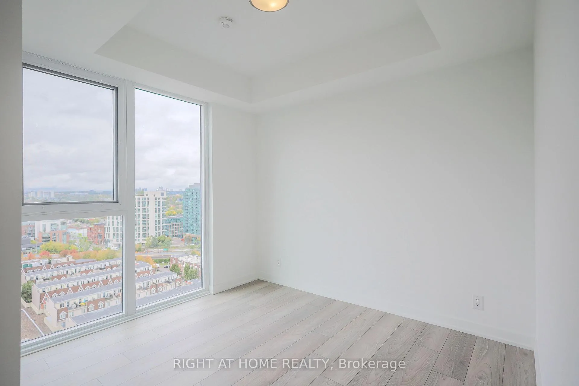 Photo 13 of Unit 1608, 285 Dufferin Street, Toronto, South Parkdale — HOMEH