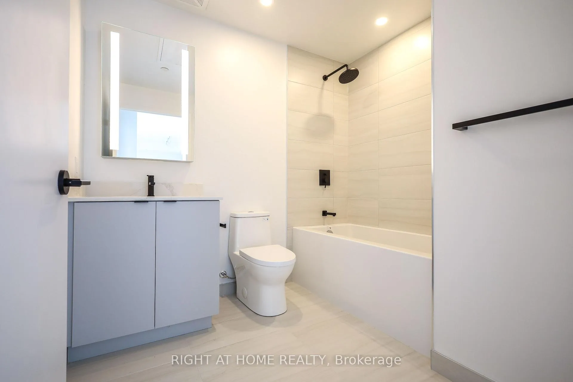 Photo 15 of Unit 1608, 285 Dufferin Street, Toronto, South Parkdale — HOMEH