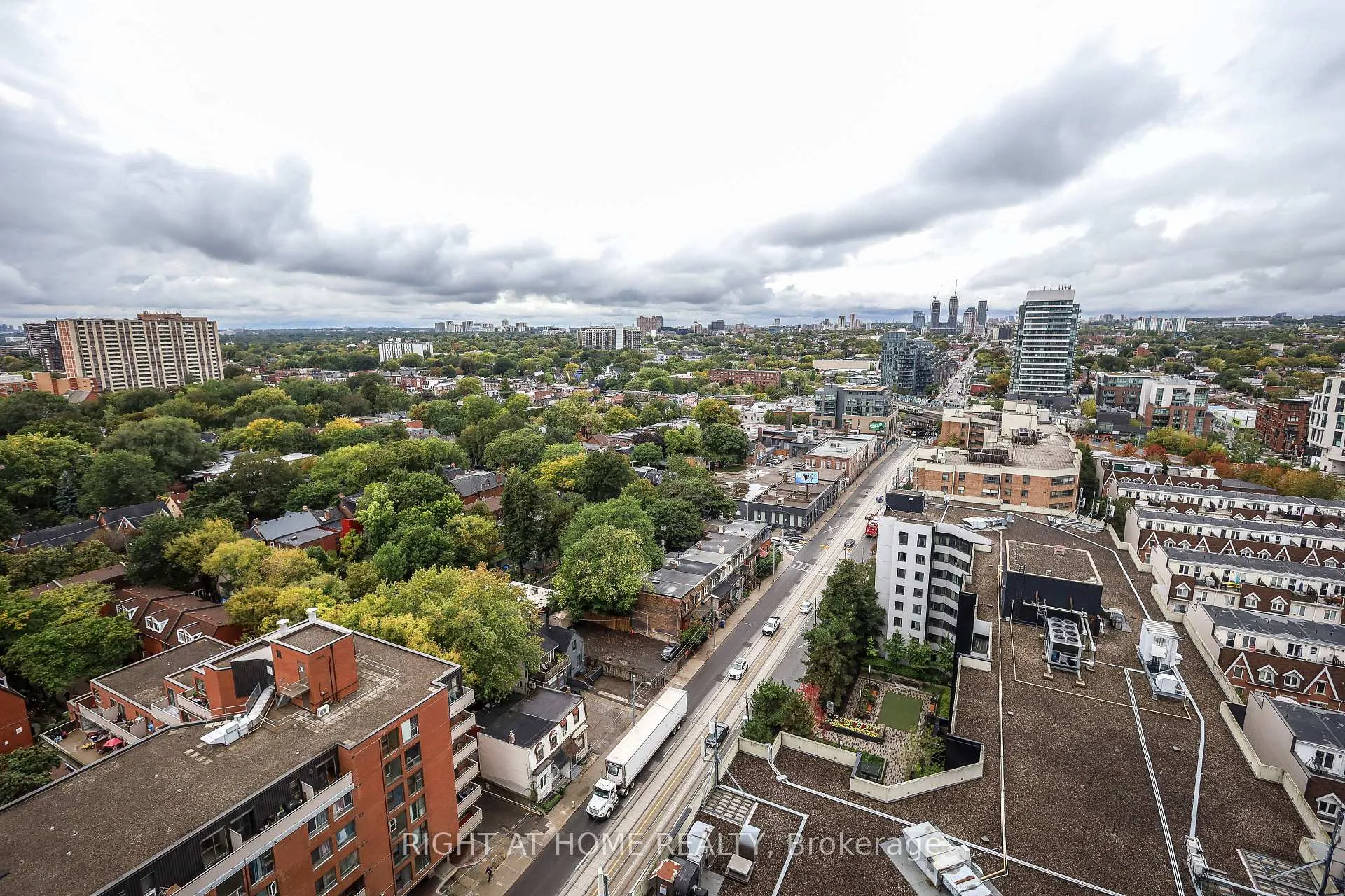 Photo 18 of Unit 1608, 285 Dufferin Street, Toronto, South Parkdale — HOMEH