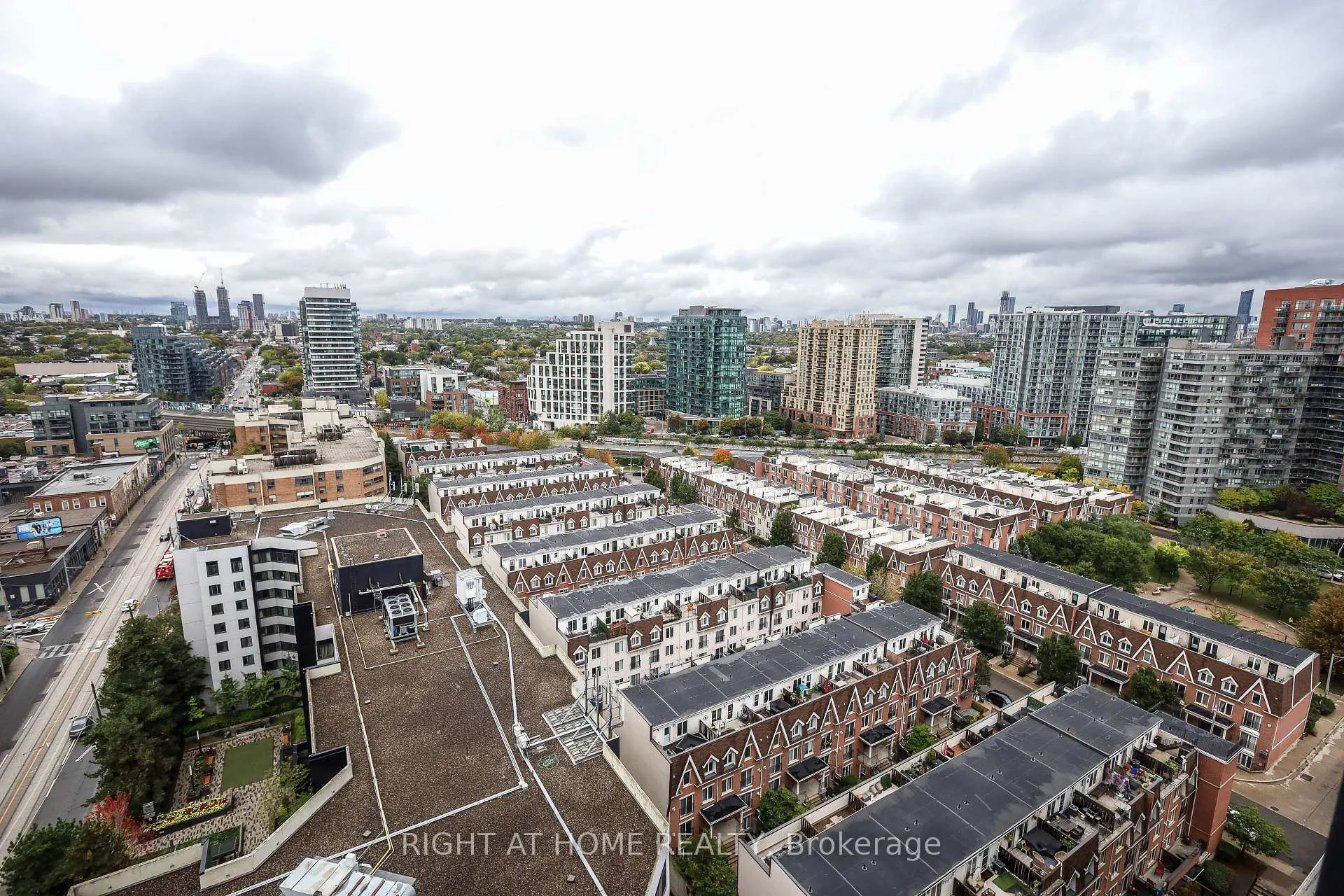 Photo 19 of Unit 1608, 285 Dufferin Street, Toronto, South Parkdale — HOMEH
