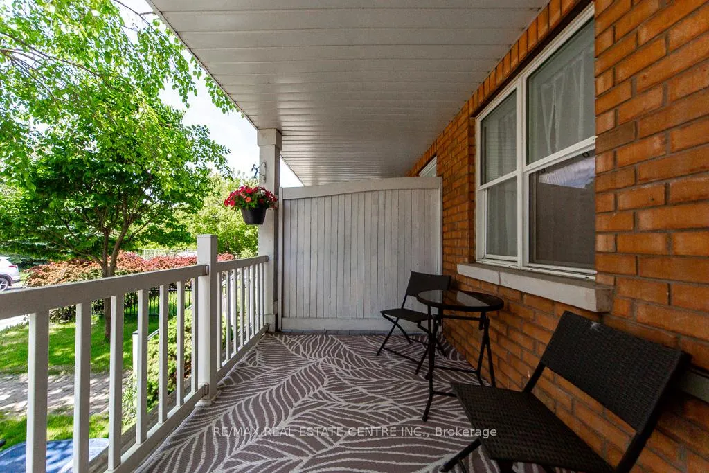 Photo 2 of 123 Enderby Road, Toronto, East End-Danforth — HOMEH