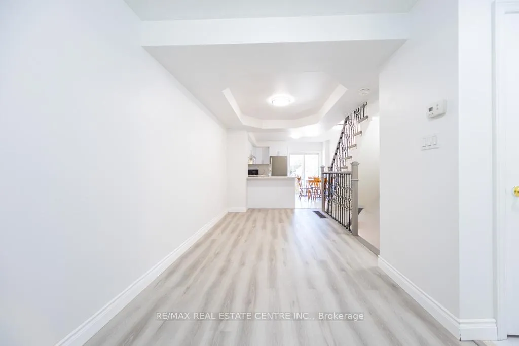 Photo 3 of 123 Enderby Road, Toronto, East End-Danforth — HOMEH