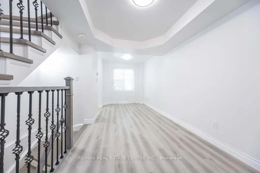 Photo 5 of 123 Enderby Road, Toronto, East End-Danforth — HOMEH