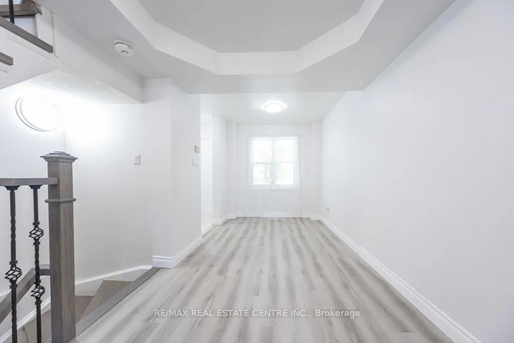 Photo 7 of 123 Enderby Road, Toronto, East End-Danforth — HOMEH