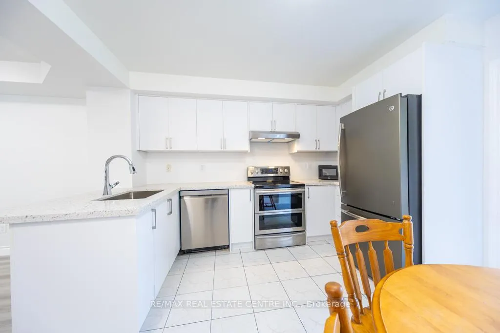 Photo 10 of 123 Enderby Road, Toronto, East End-Danforth — HOMEH