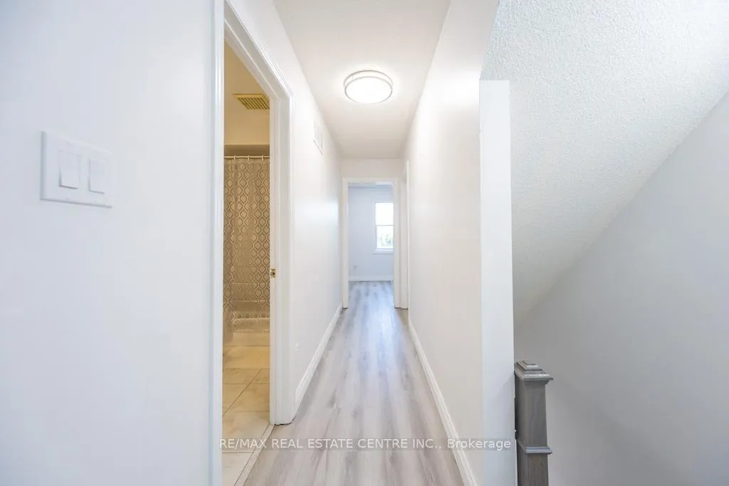 Photo 13 of 123 Enderby Road, Toronto, East End-Danforth — HOMEH