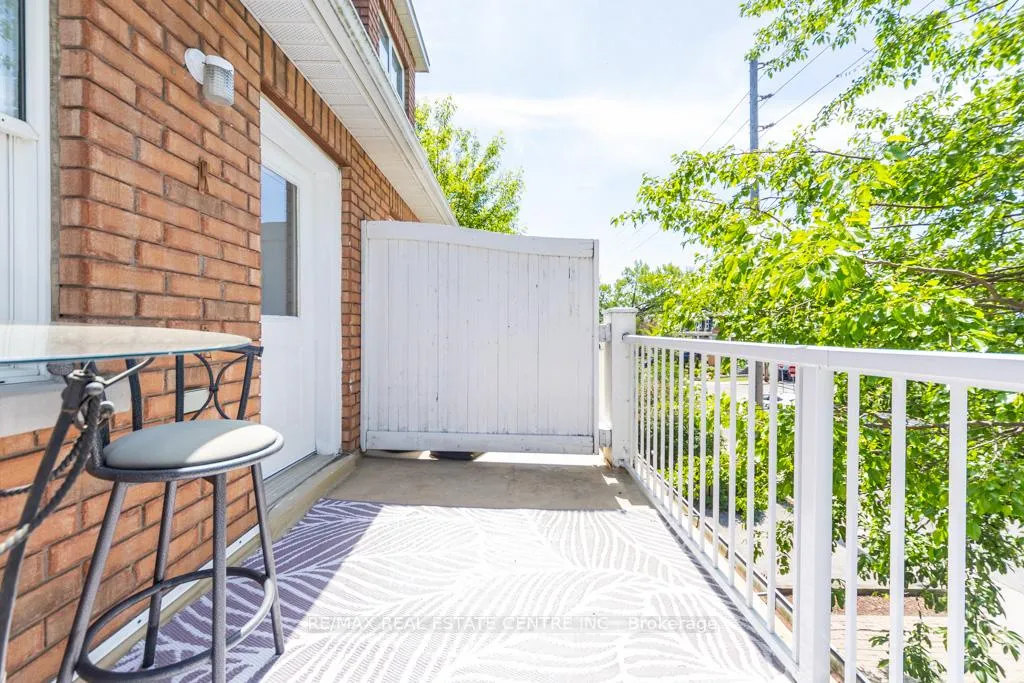 Photo 18 of 123 Enderby Road, Toronto, East End-Danforth — HOMEH