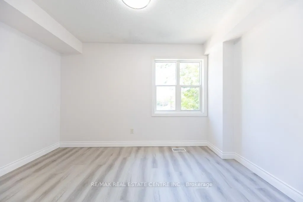 Photo 19 of 123 Enderby Road, Toronto, East End-Danforth — HOMEH