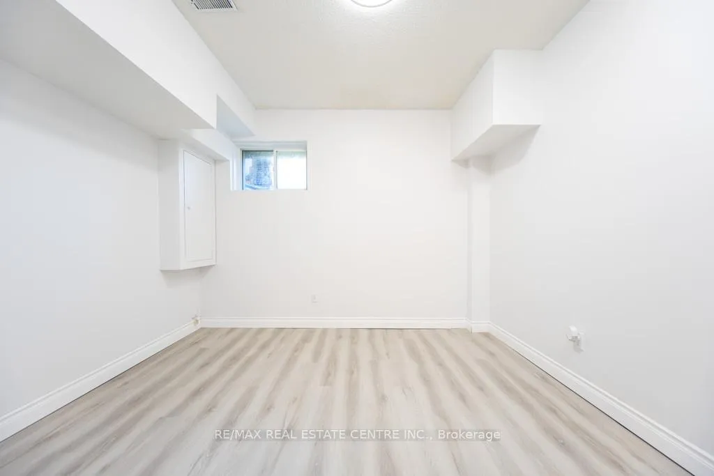Photo 35 of 123 Enderby Road, Toronto, East End-Danforth — HOMEH
