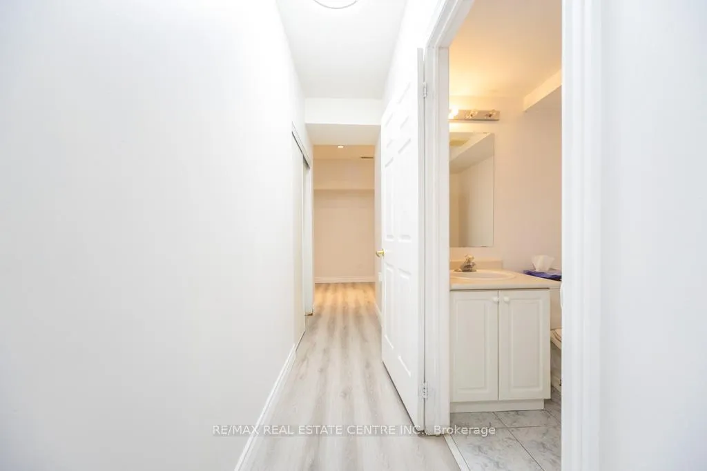 Photo 38 of 123 Enderby Road, Toronto, East End-Danforth — HOMEH
