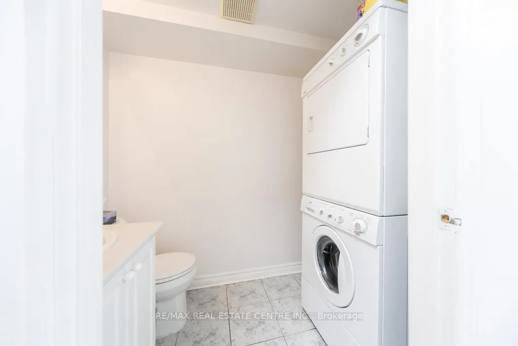 Photo 39 of 123 Enderby Road, Toronto, East End-Danforth — HOMEH