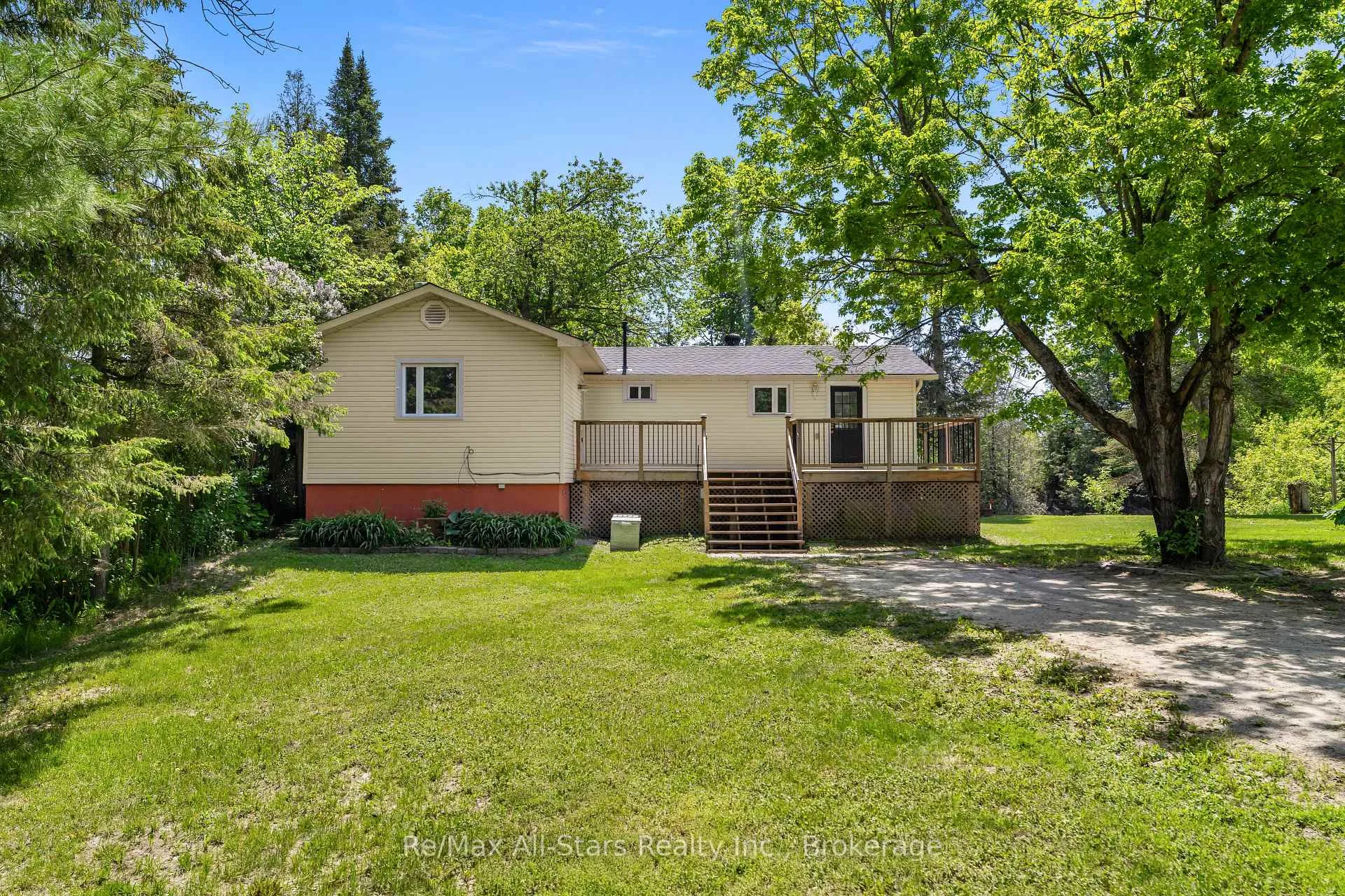 Photo 2 of 60 Reed Boulevard, Kawartha Lakes, Somerville — HOMEH
