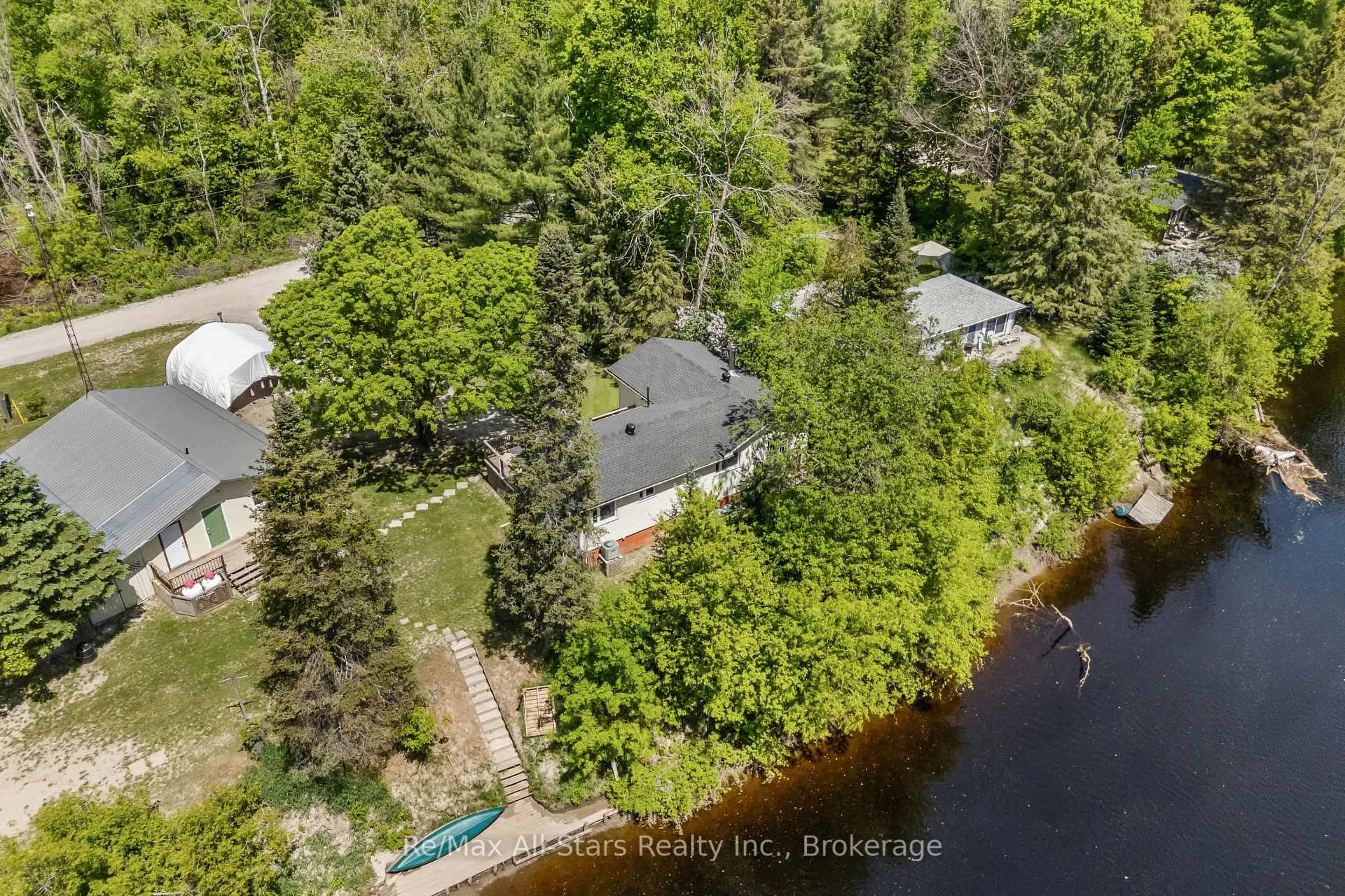 Photo 4 of 60 Reed Boulevard, Kawartha Lakes, Somerville — HOMEH