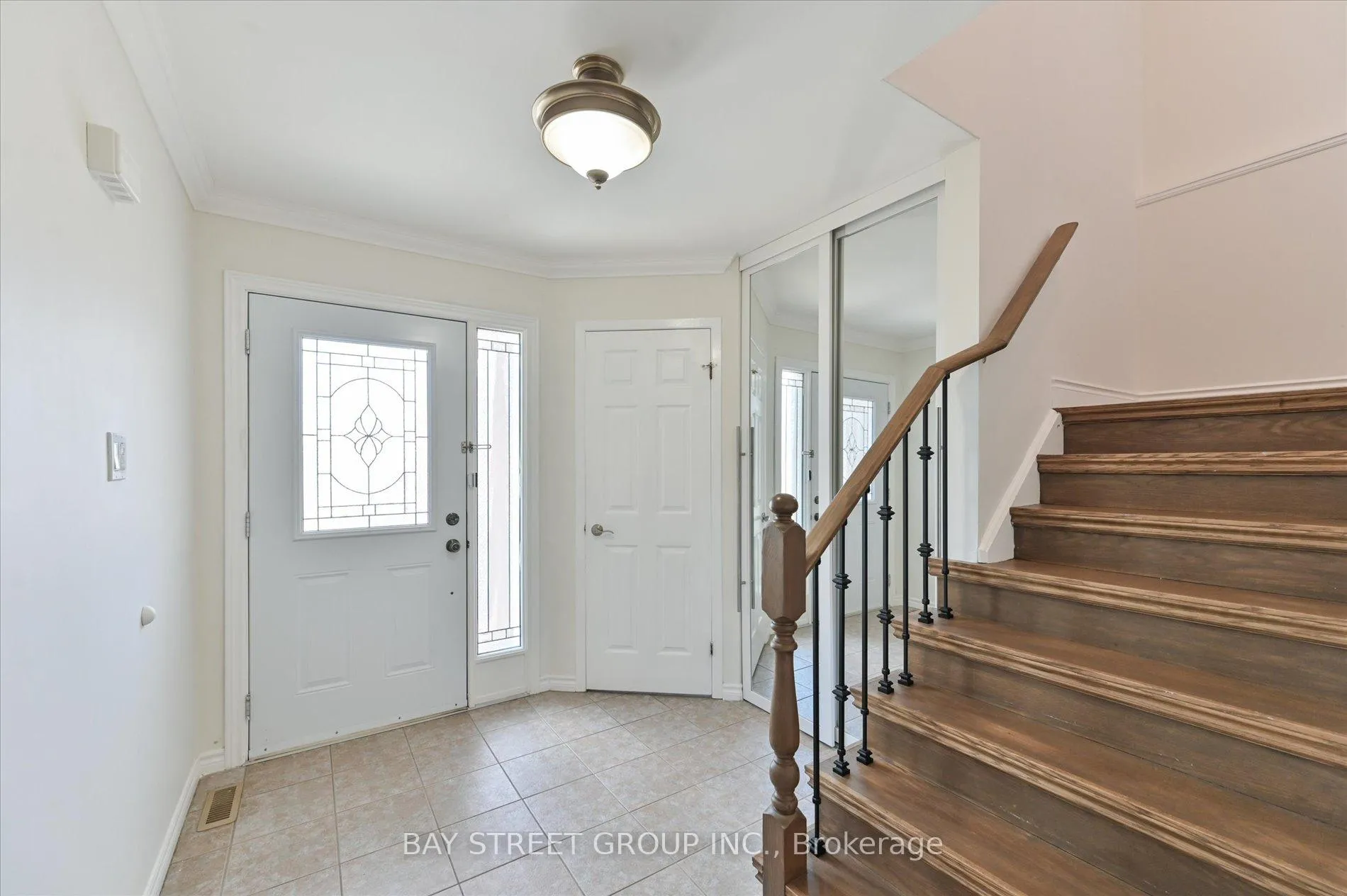 Photo 3 of 378 East 24th Street, Hamilton, Burkholme — HOMEH
