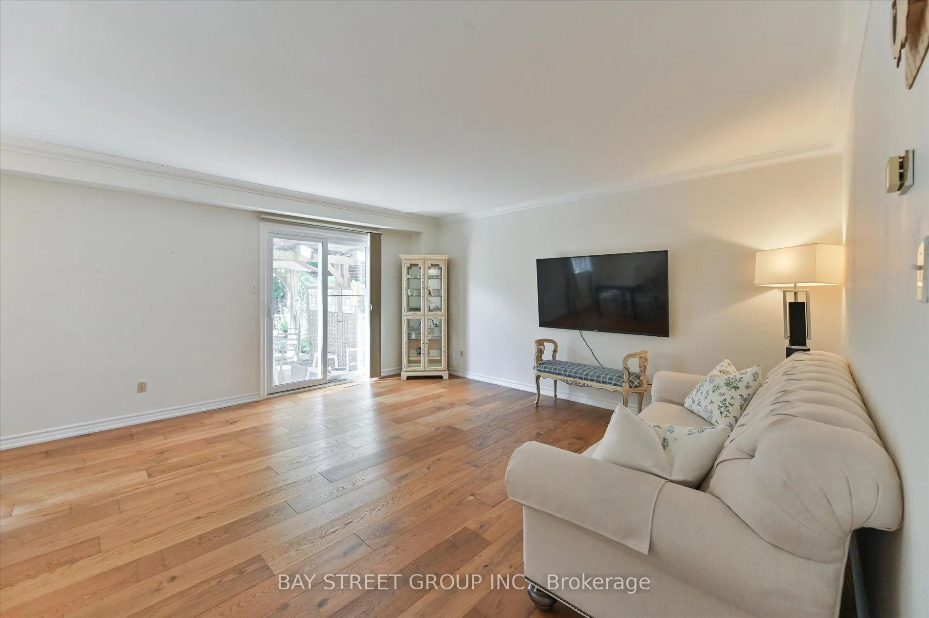Photo 9 of 378 East 24th Street, Hamilton, Burkholme — HOMEH
