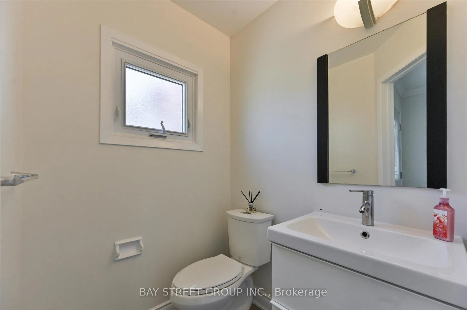 Photo 16 of 378 East 24th Street, Hamilton, Burkholme — HOMEH