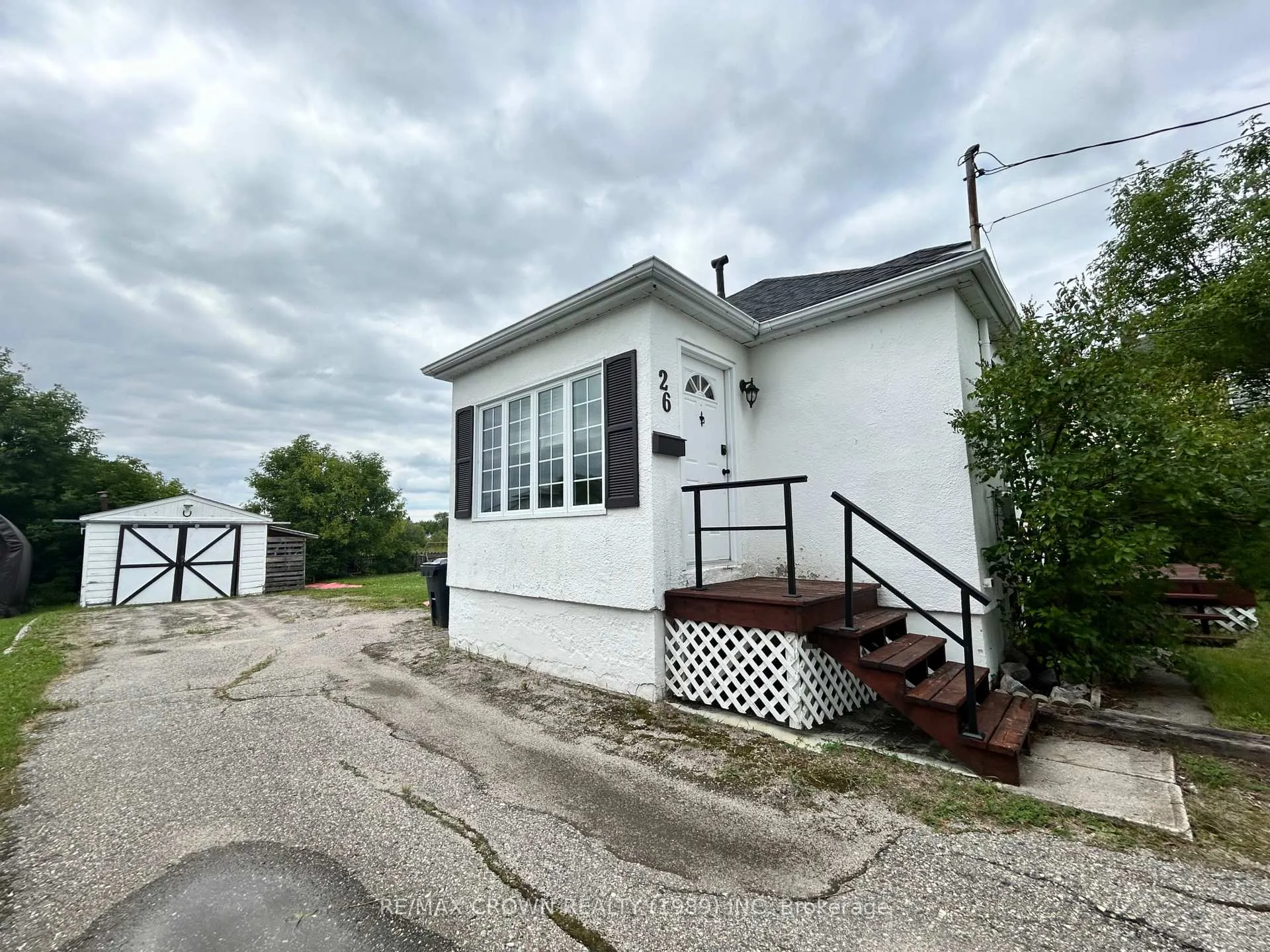 Photo 2 of 26 Frontenac Crescent, Kapuskasing — HOMEH