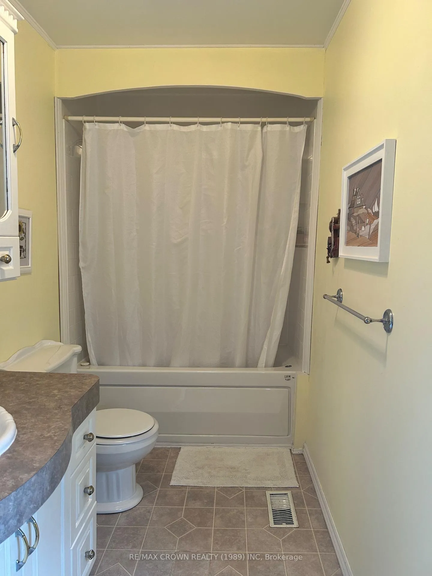 Photo 24 of 26 Frontenac Crescent, Kapuskasing — HOMEH