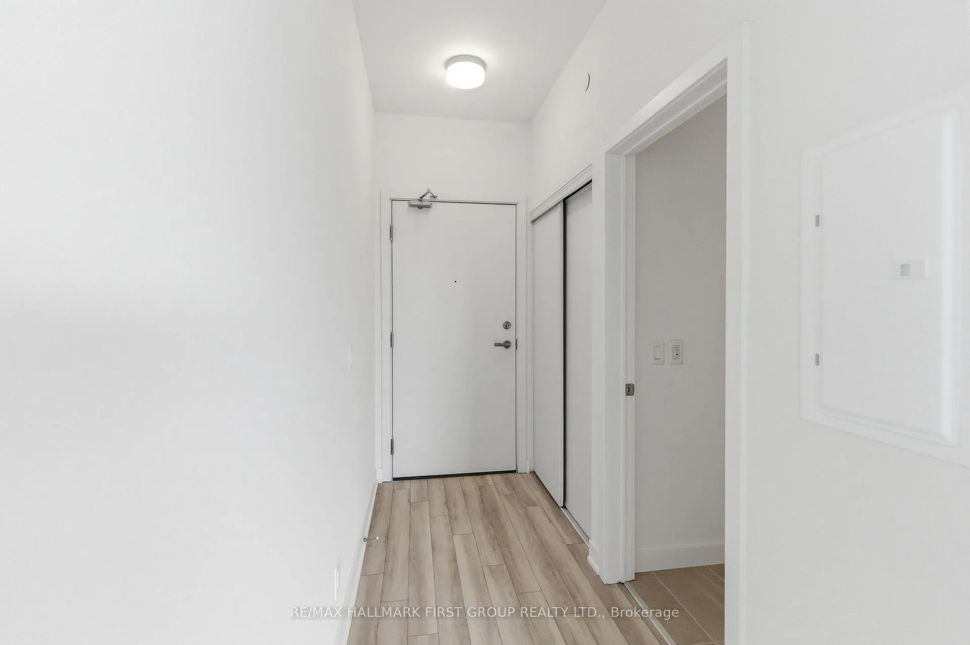 Photo 3 of Unit 902, 51 Clarington Boulevard, Clarington, Bowmanville — HOMEH