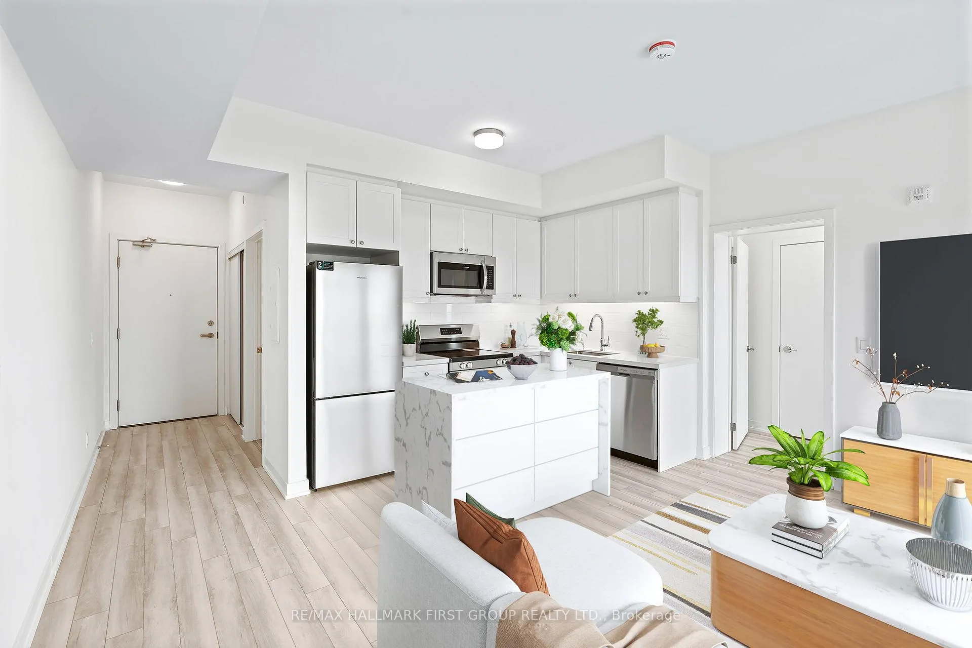Photo 4 of Unit 902, 51 Clarington Boulevard, Clarington, Bowmanville — HOMEH