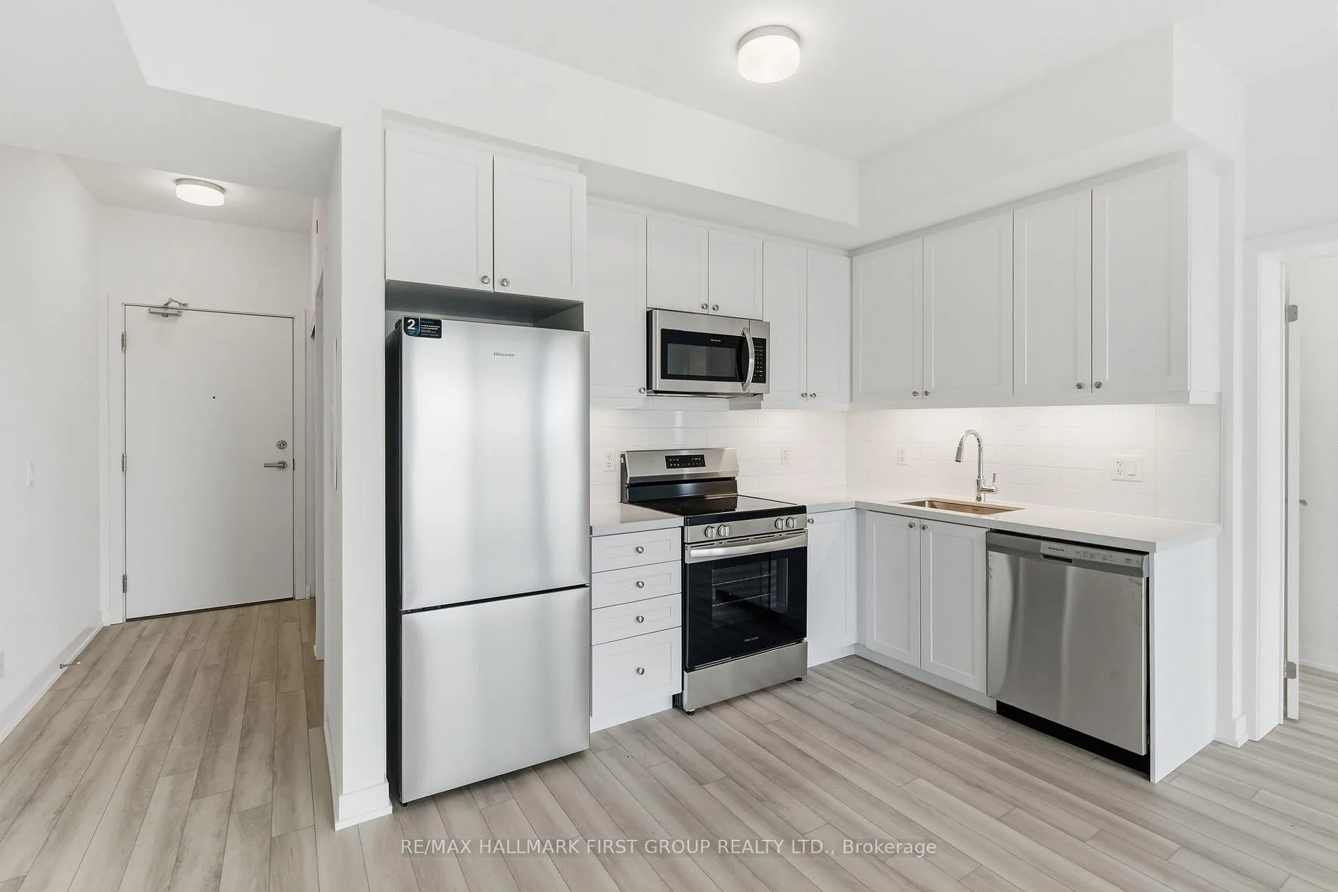 Photo 7 of Unit 902, 51 Clarington Boulevard, Clarington, Bowmanville — HOMEH