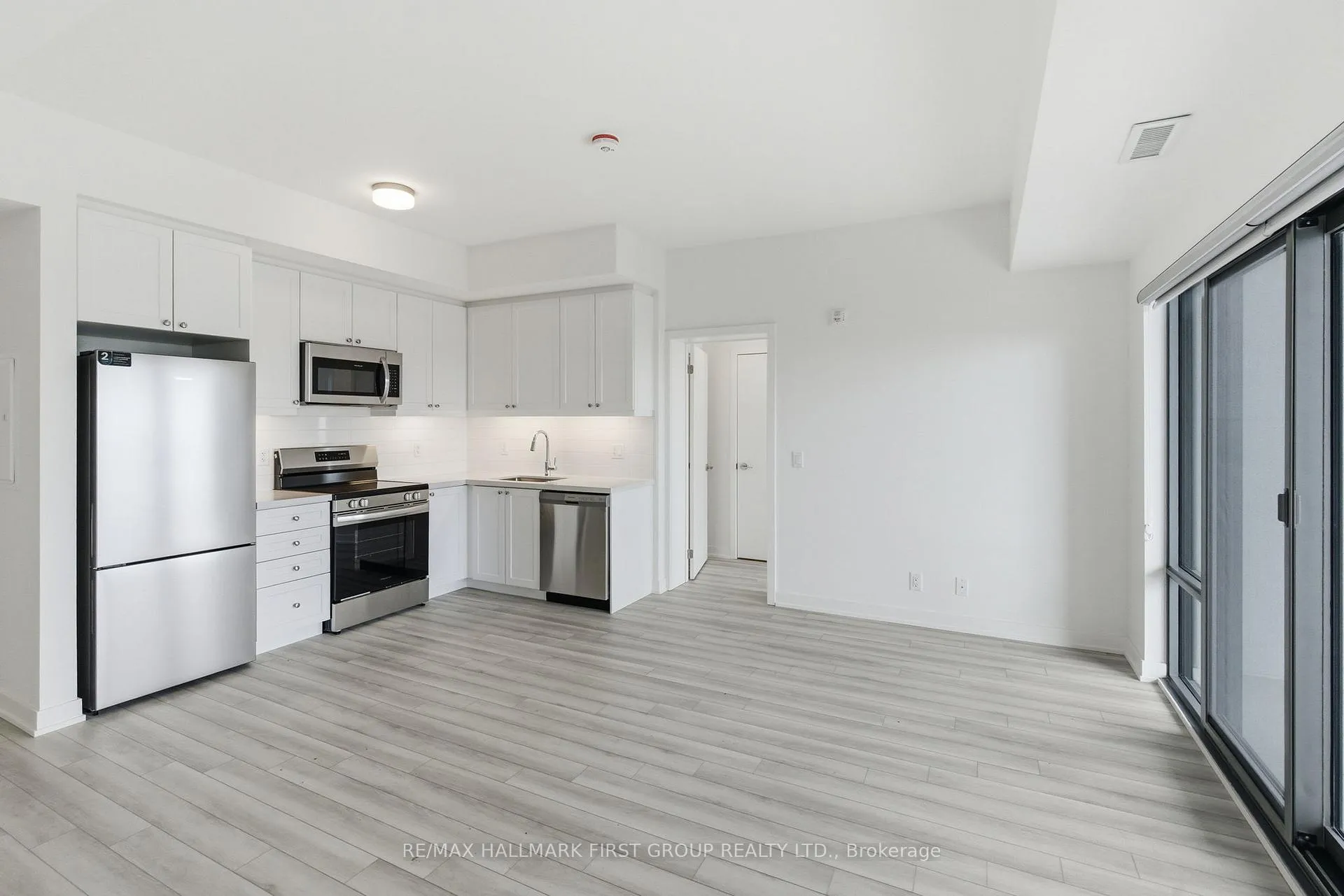 Photo 9 of Unit 902, 51 Clarington Boulevard, Clarington, Bowmanville — HOMEH