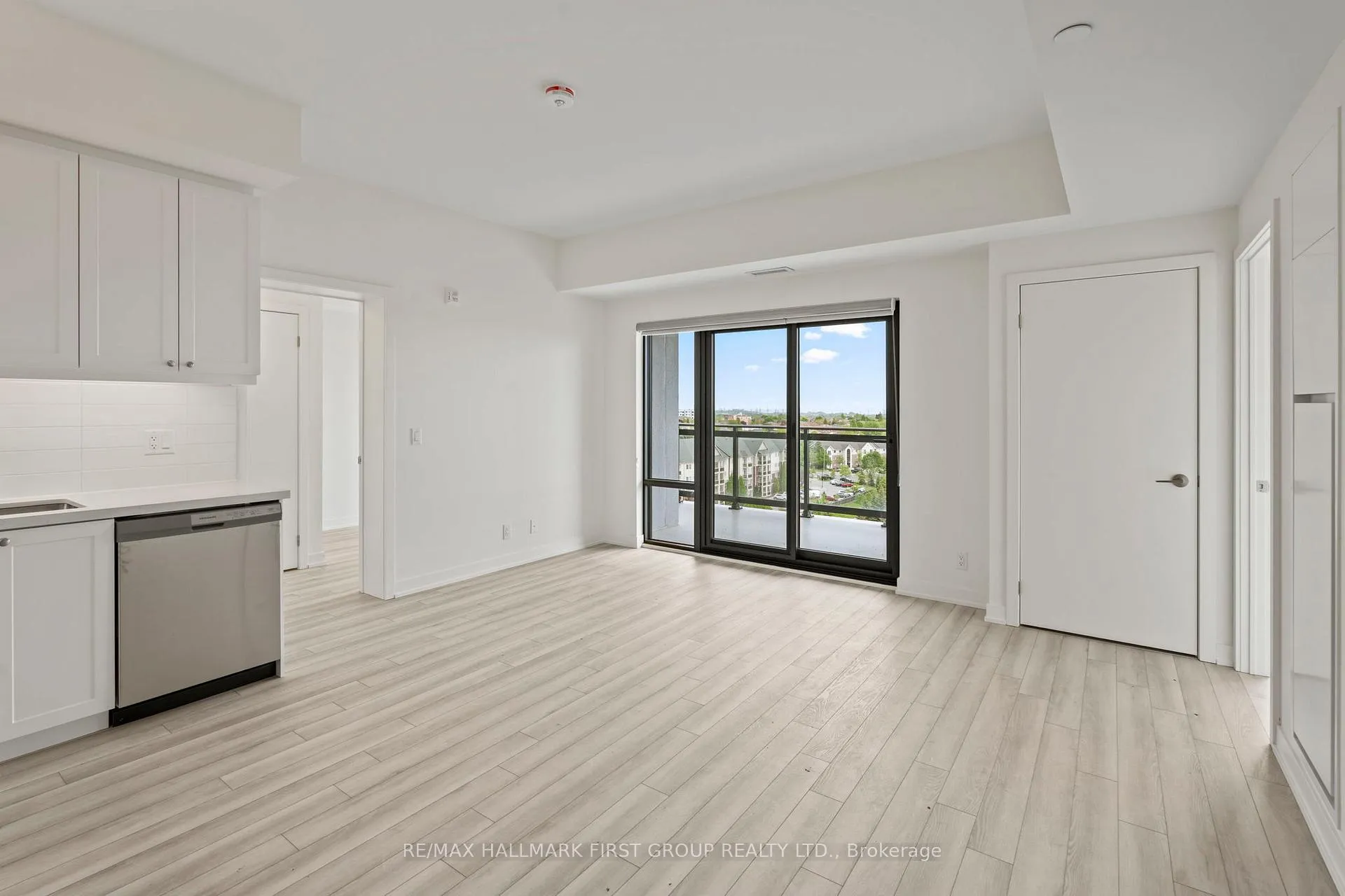 Photo 10 of Unit 902, 51 Clarington Boulevard, Clarington, Bowmanville — HOMEH